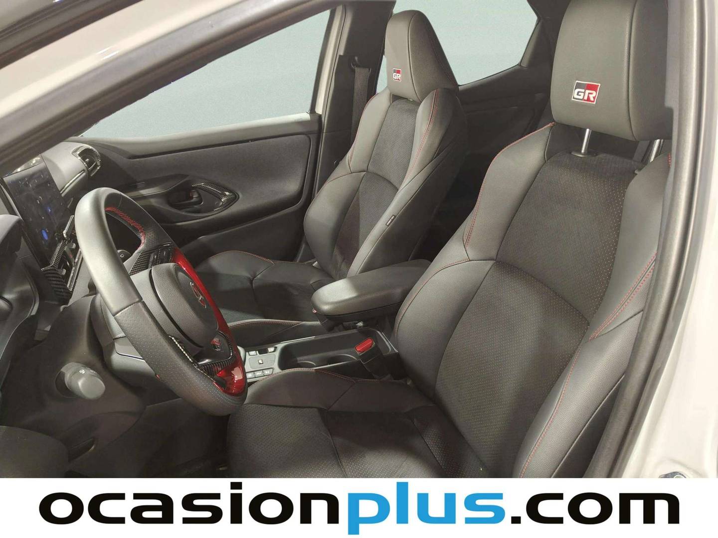 Foto asientos delanteros Toyota Yaris Toyota Yaris 130H GR Sport Plus (130 CV)