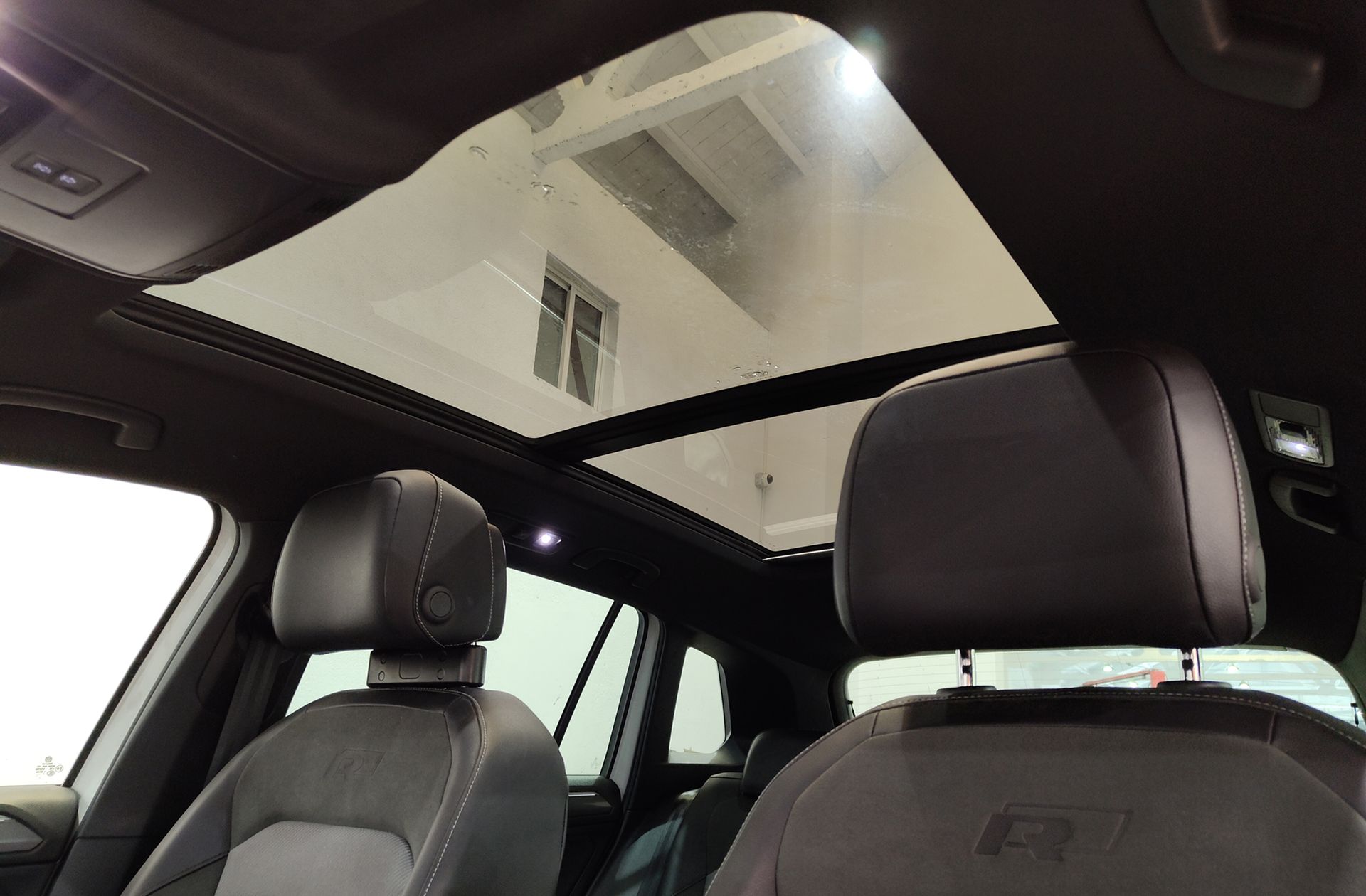 Volkswagen Tiguan Sport 1.4 ACT TSI DSG Paquete R-Line - foto 7