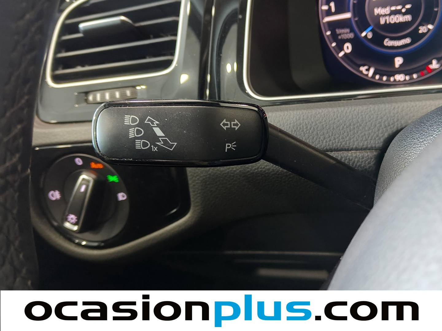 Foto Volkswagen Golf Volkswagen Golf Sport 2.0 TDI (150 CV) DSG Pack R-Line