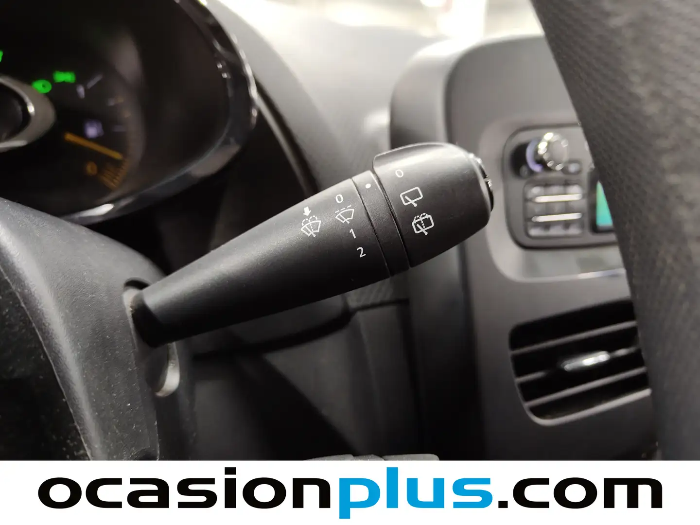 Foto Renault Clio Renault Clio 1.2 16v Authentique (75 CV)