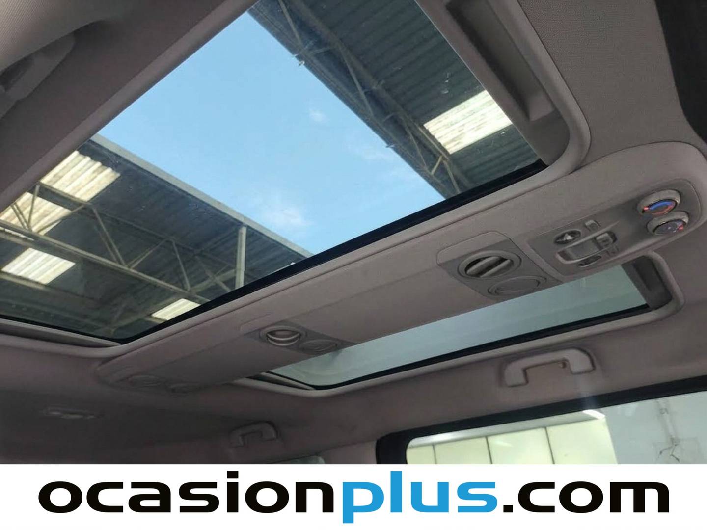 Extras y acabados del Peugeot Traveller Peugeot Traveller 1.6 BlueHDi Business Standard (115 CV) 9 Plazas