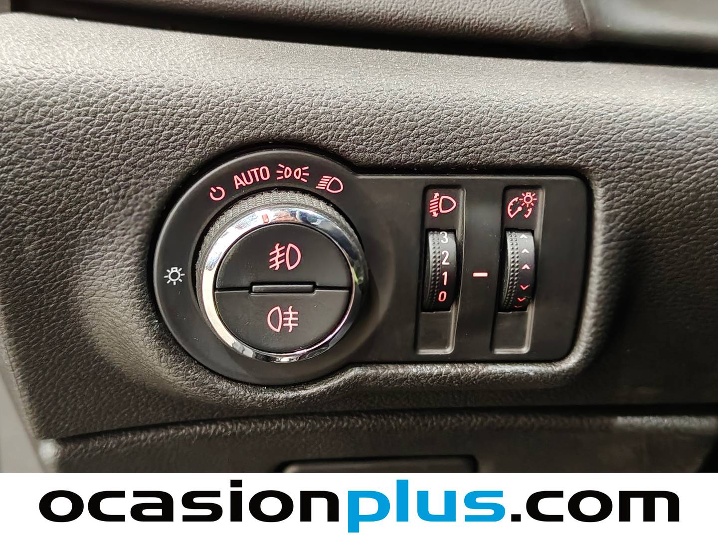 Accesorios del Opel Astra Opel Astra 1.4 Turbo Sedan Selective (140 CV)