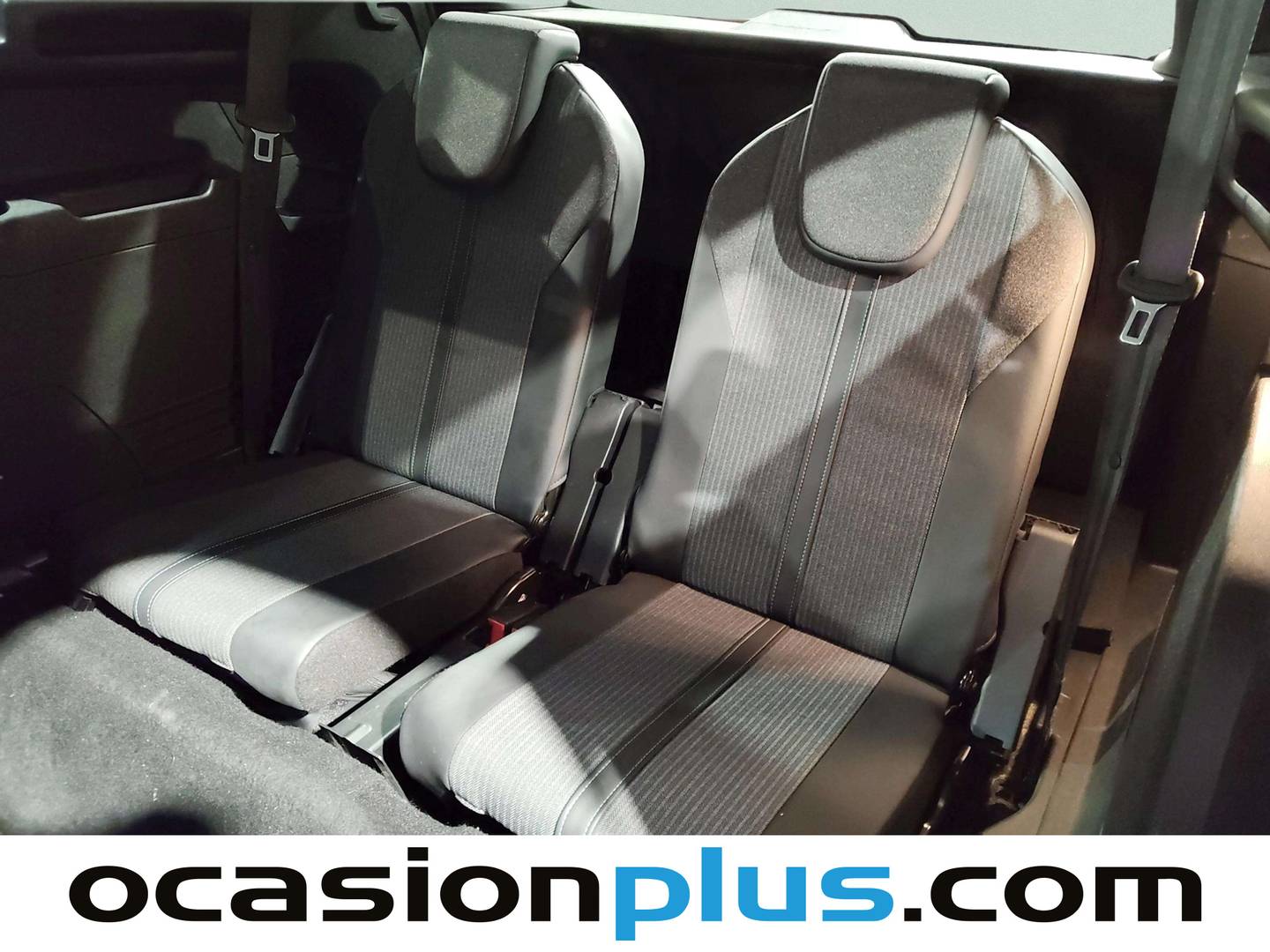 Foto Peugeot 5008 Peugeot 5008 PureTech 130 S&S Allure EAT8  (130 CV) 7 plazas