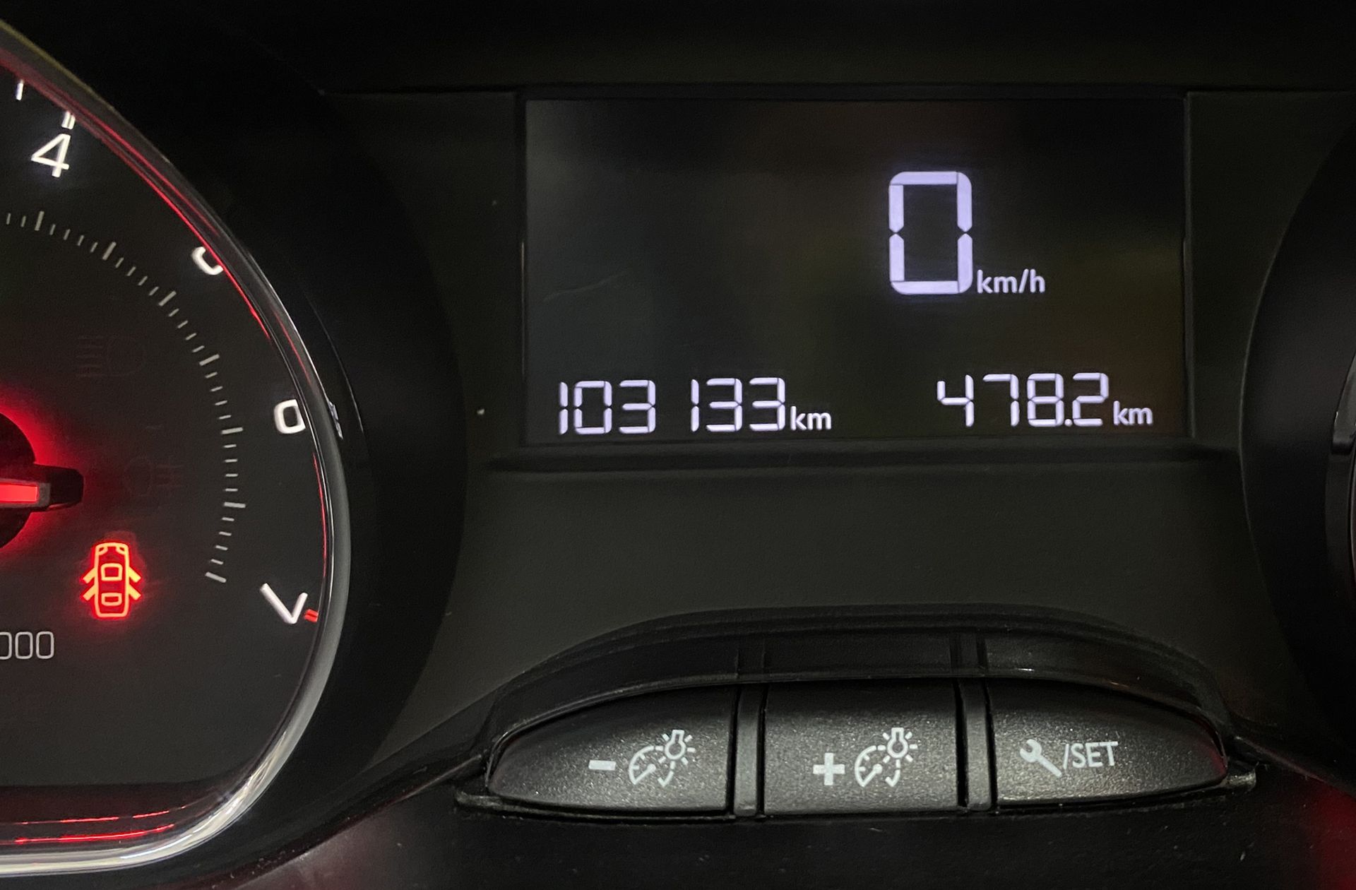 Peugeot 208 1.2L PureTech Style - foto 8