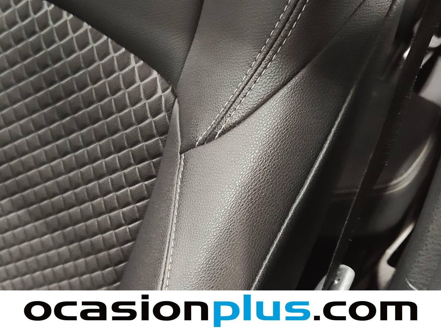 Extras y acabados del Toyota Yaris Toyota Yaris 1.5 120H Style Plu (116 CV)
