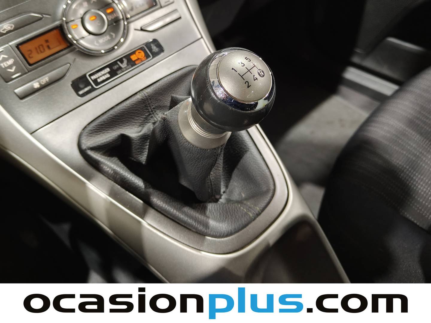 Foto Toyota Auris Toyota Auris 1.6 VVT-I Dual Sol (124 CV)