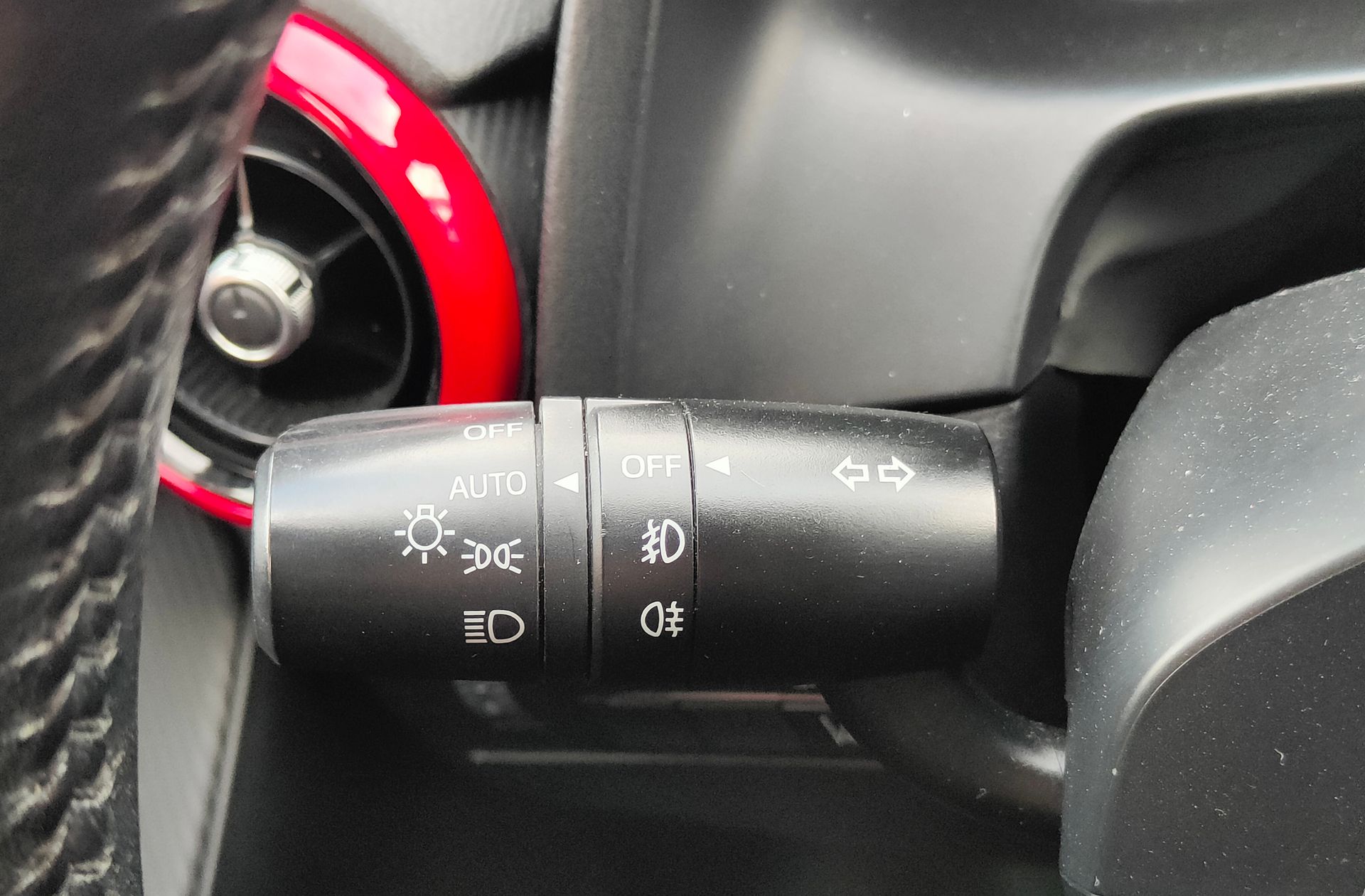 Mazda Mazda2 1.5 GE Style+ Confort Red - foto 21