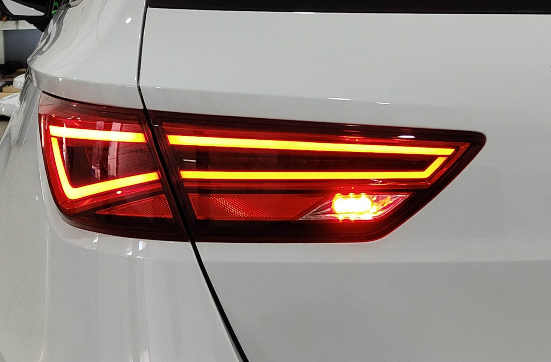 SEAT León ST 2.0 TDI FR - foto 14