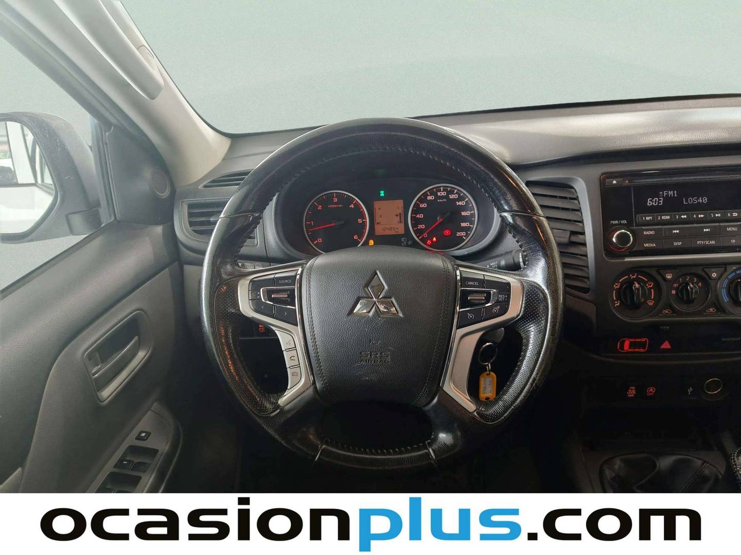 Extras y acabados del Mitsubishi L200 Mitsubishi L200 2.5DI-D Double Cab M-PRO (154 CV)