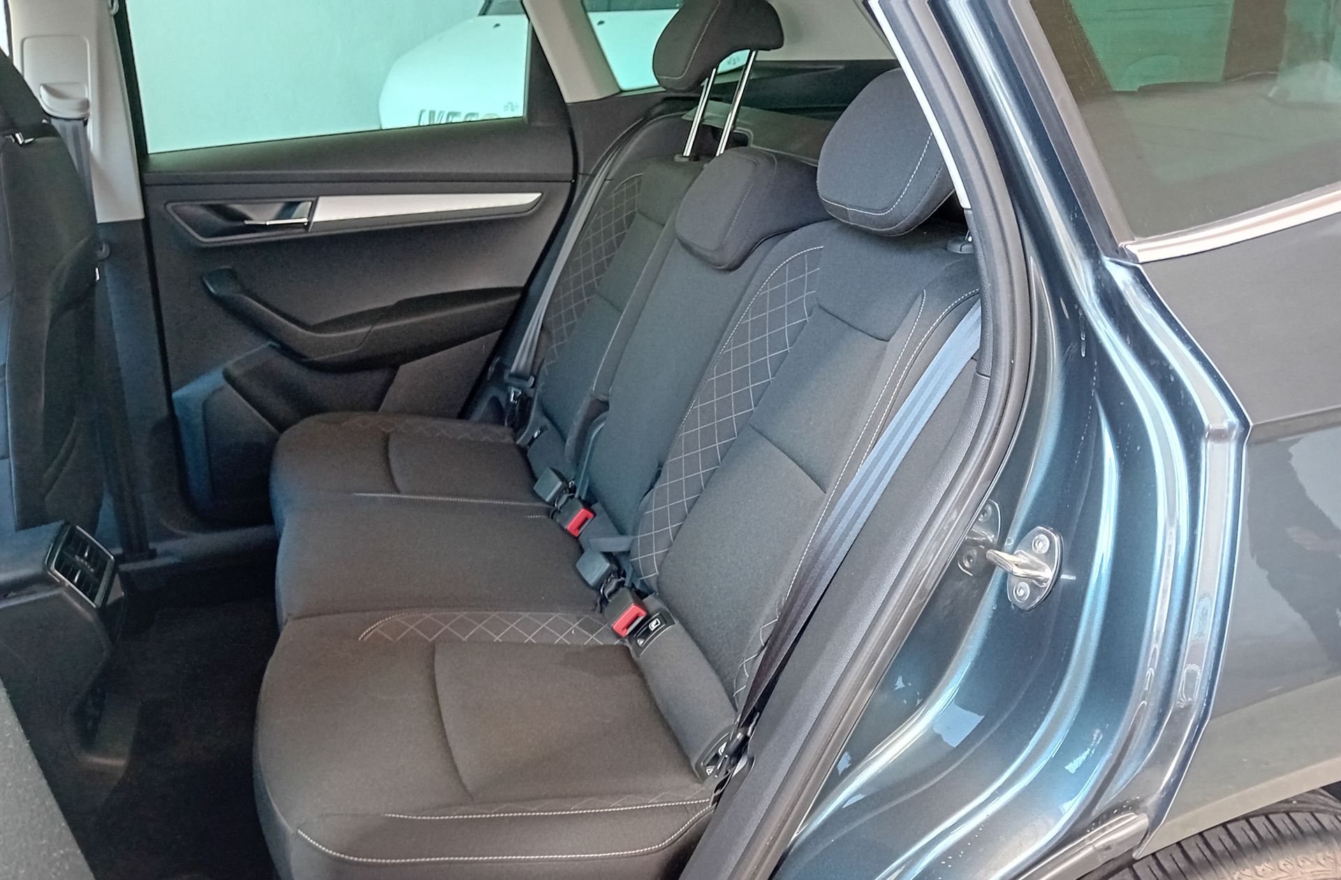 Škoda Karoq 1.0 TSI Like - foto 11
