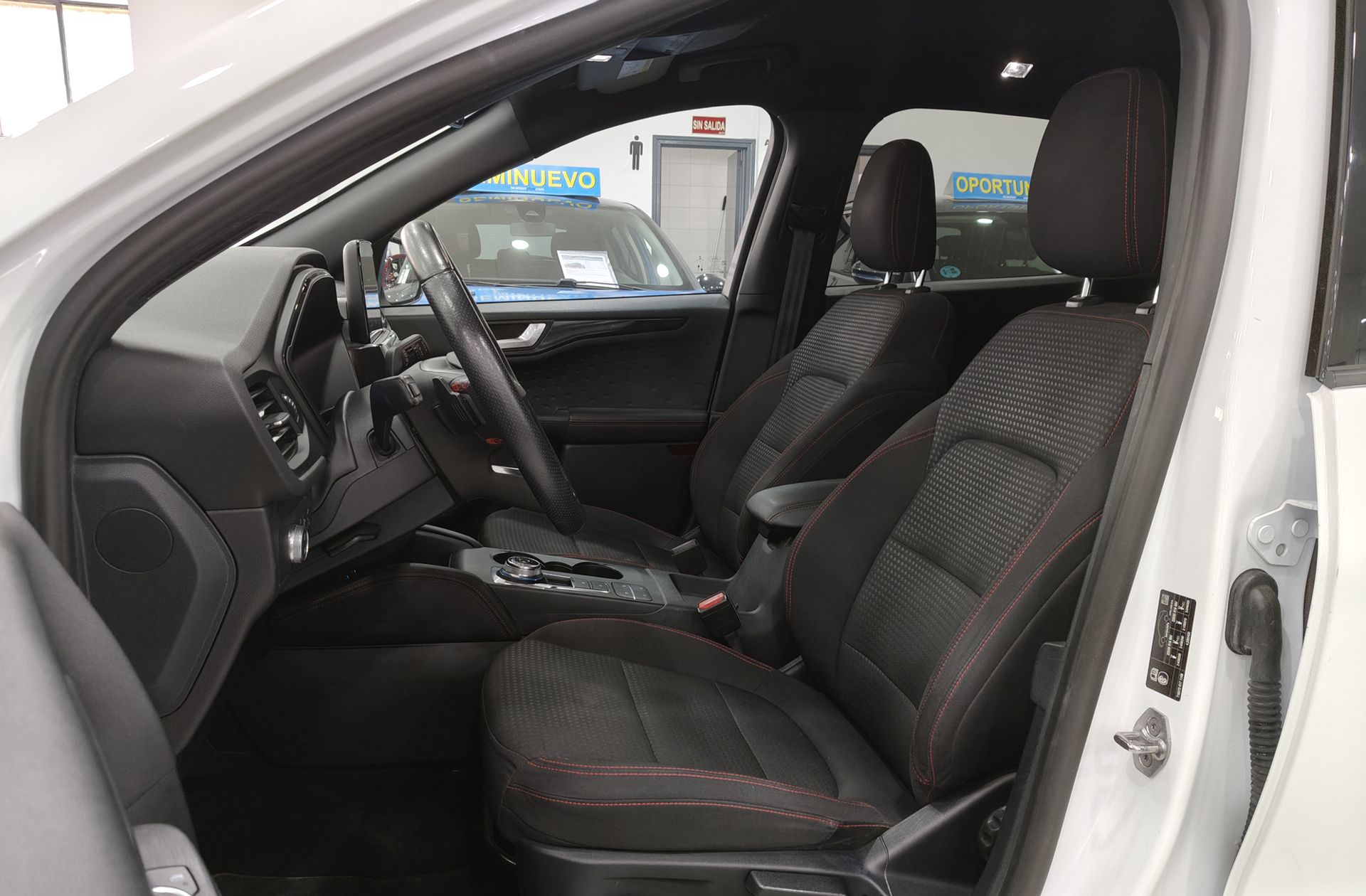 Ford Kuga 1.5 EcoBlue ST-Line - foto 11