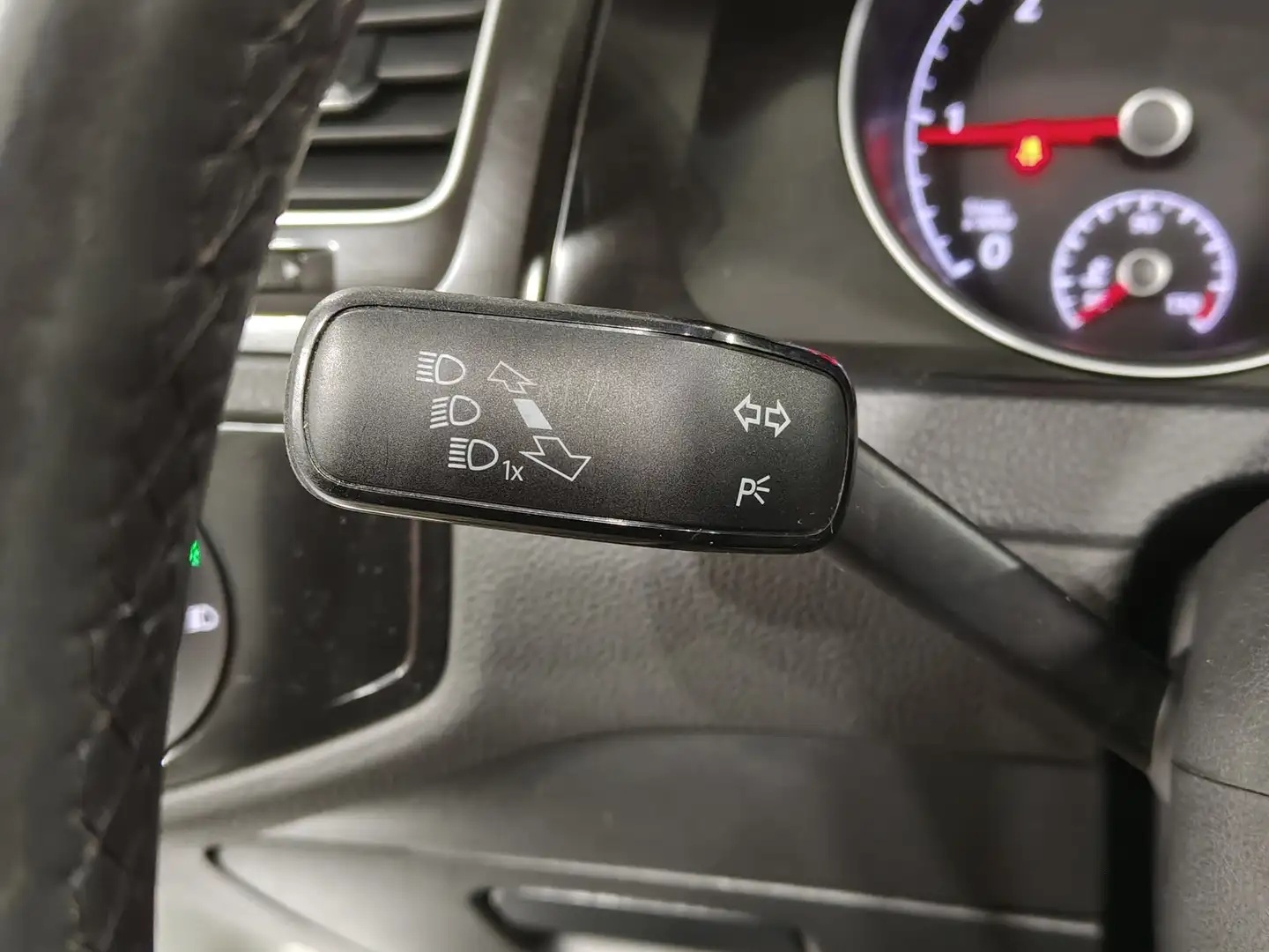 Foto Volkswagen Golf Volkswagen Golf Sport 2.0 TDI CR BMT (150 CV)