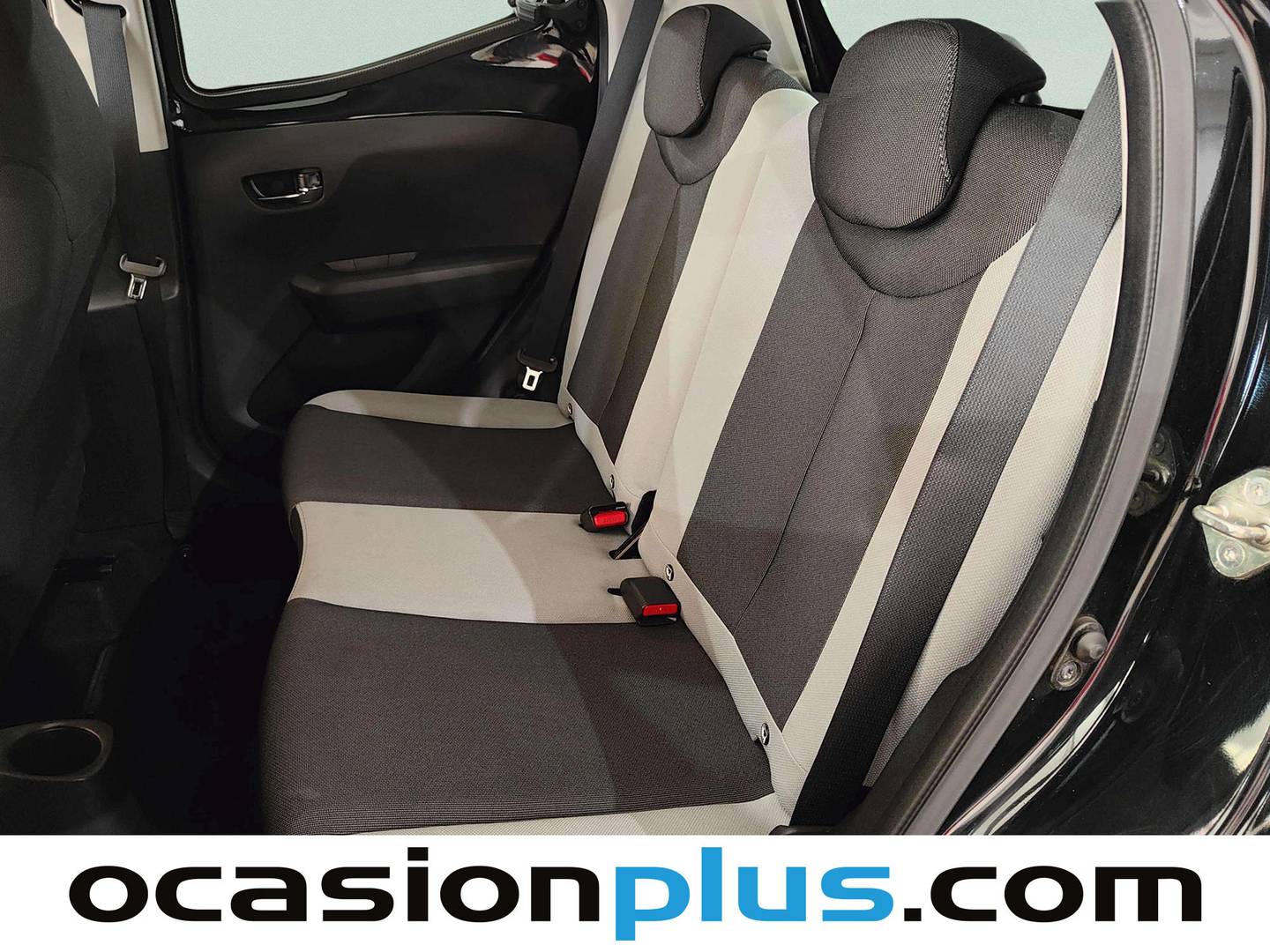 Foto asientos traseros Toyota Aygo Toyota Aygo 1.0 70 x-play (69 CV)