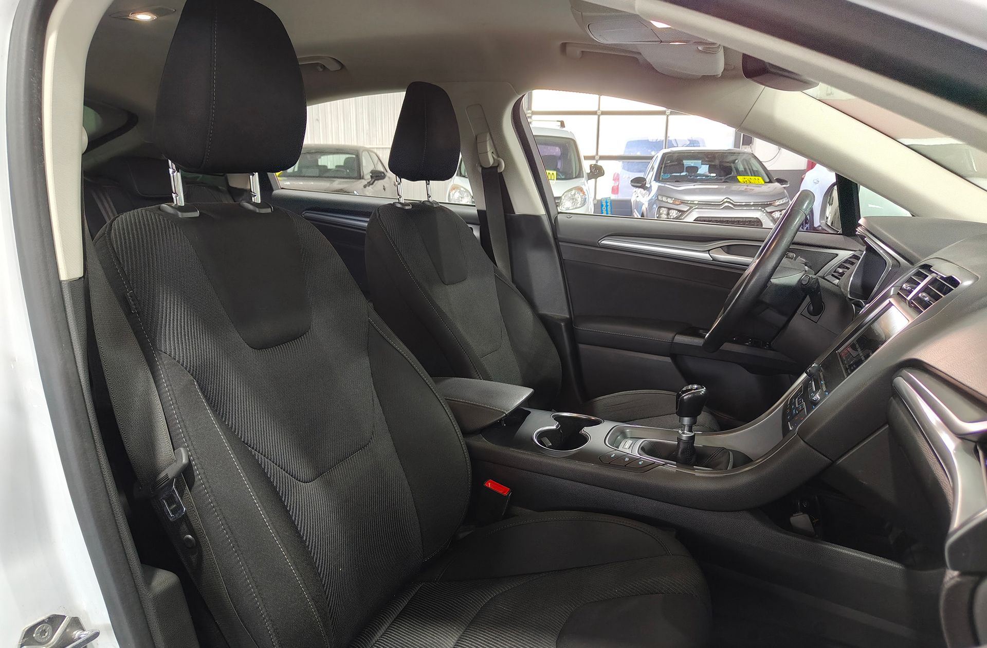Ford Mondeo 1.5 EcoBoost Titanium - foto 14