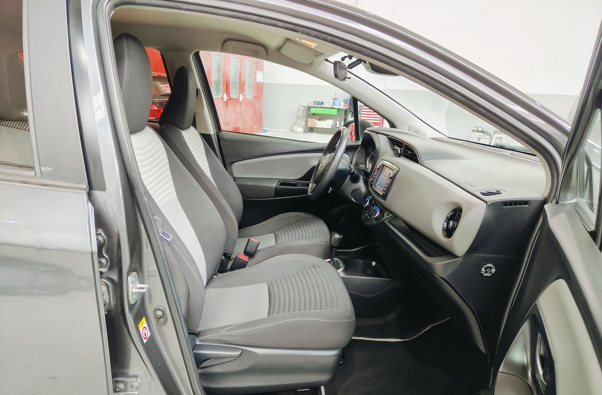 Toyota Yaris 1.5 Hybrid Active - foto 17