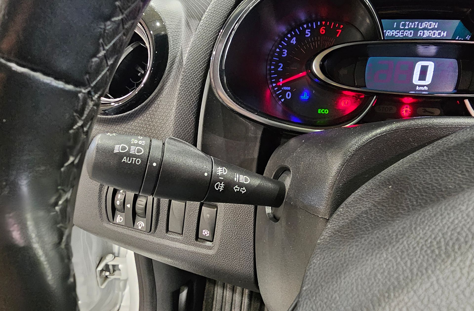 Renault Clio Zen TCe - foto 23