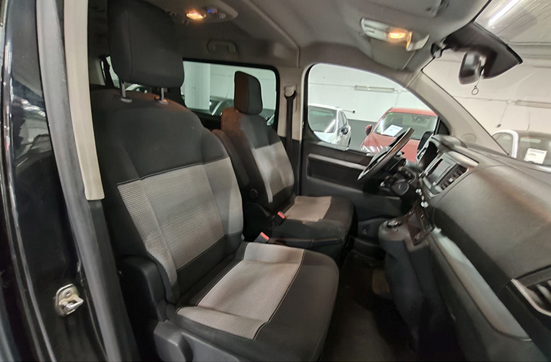 Citroën SpaceTourer BlueHDi 180 Feel Talla M EAT6 8 plazas - foto 16