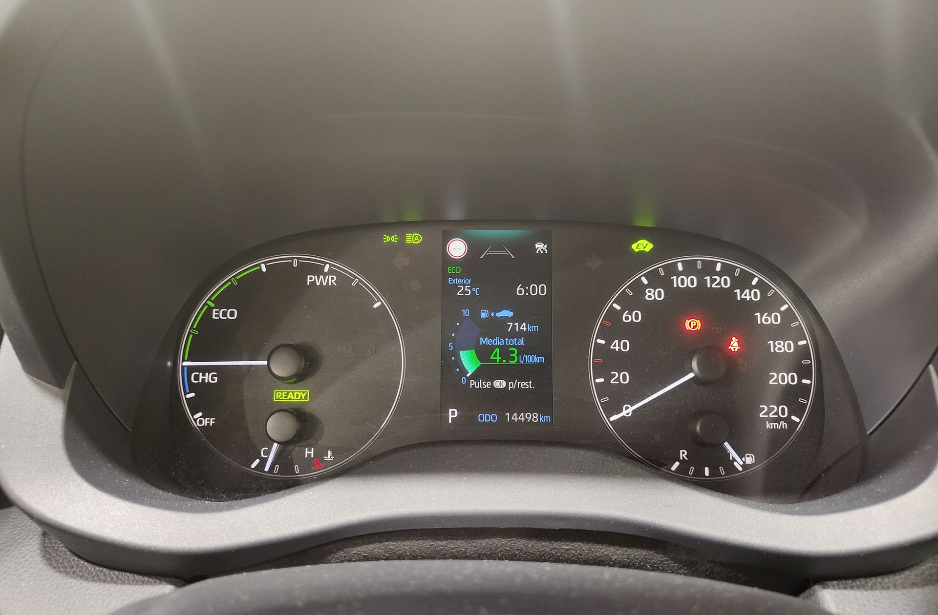 Toyota Yaris 120H Active Plus - foto 18
