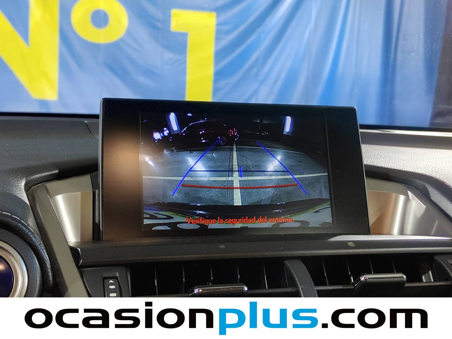 Foto Lexus NX Lexus NX 300h Corporate 2WD + Navibox (197 CV)