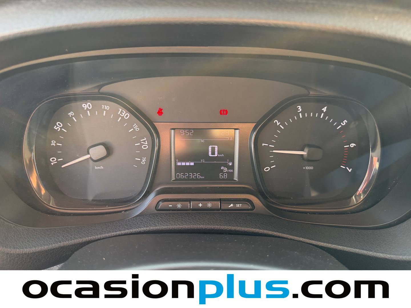 Peugeot Expert Peugeot Expert Furgon DC 2.0 BlueHDi 120 Pro Standard (122 CV) manual