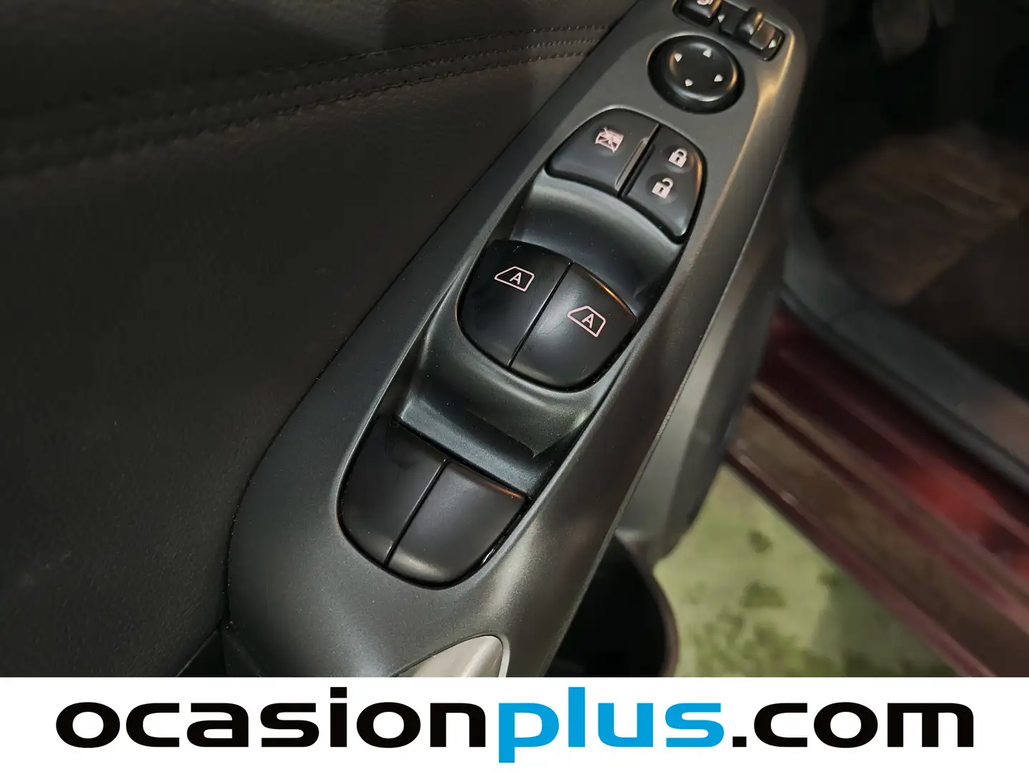 Foto Nissan JUKE Nissan Juke DIG-T N-Connecta 4x2 DCT (114 CV)