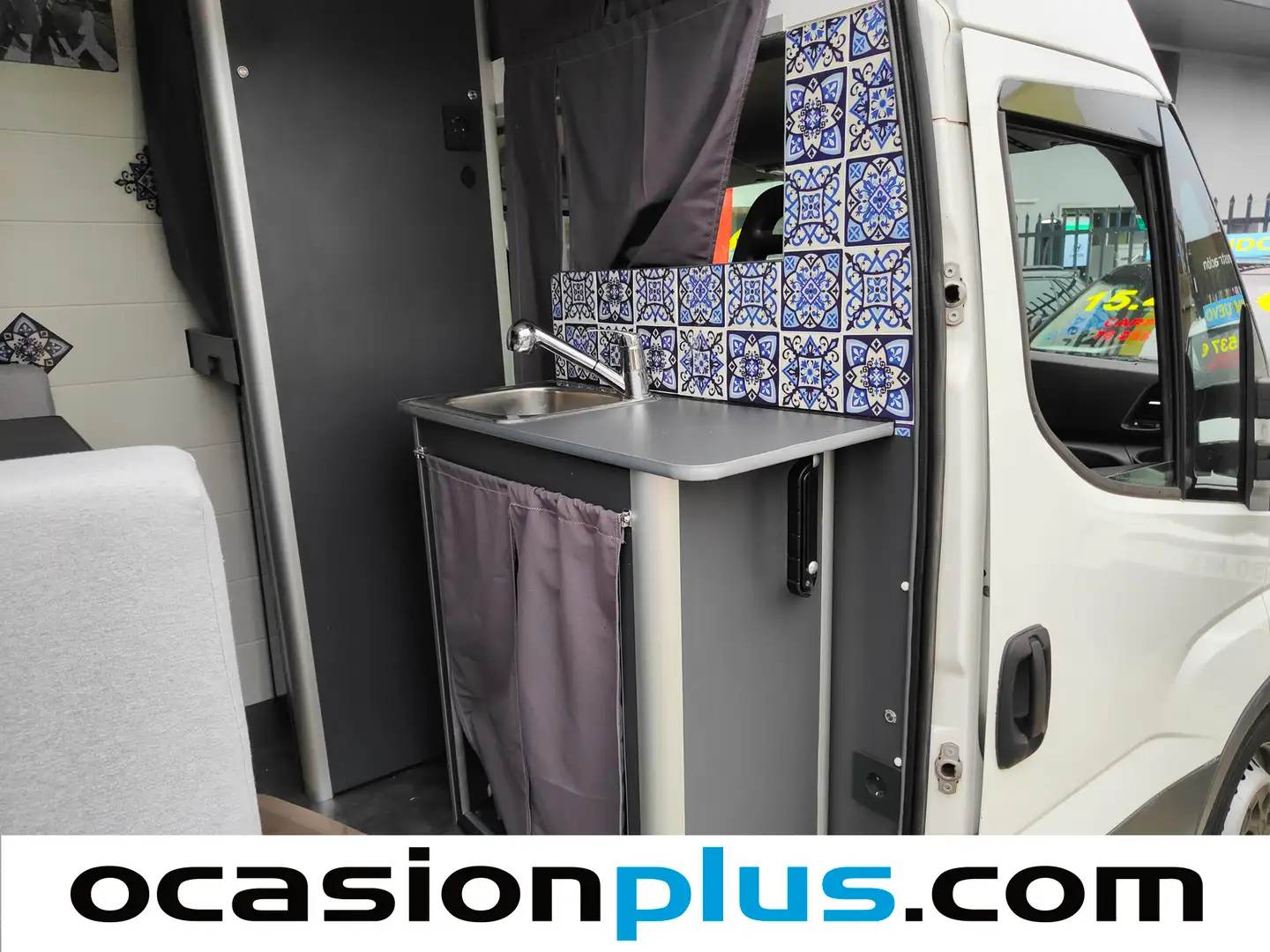 Foto Iveco Daily Iveco Daily 2.3 TD 35S 16 3520/H2 (156 CV) Camperizada