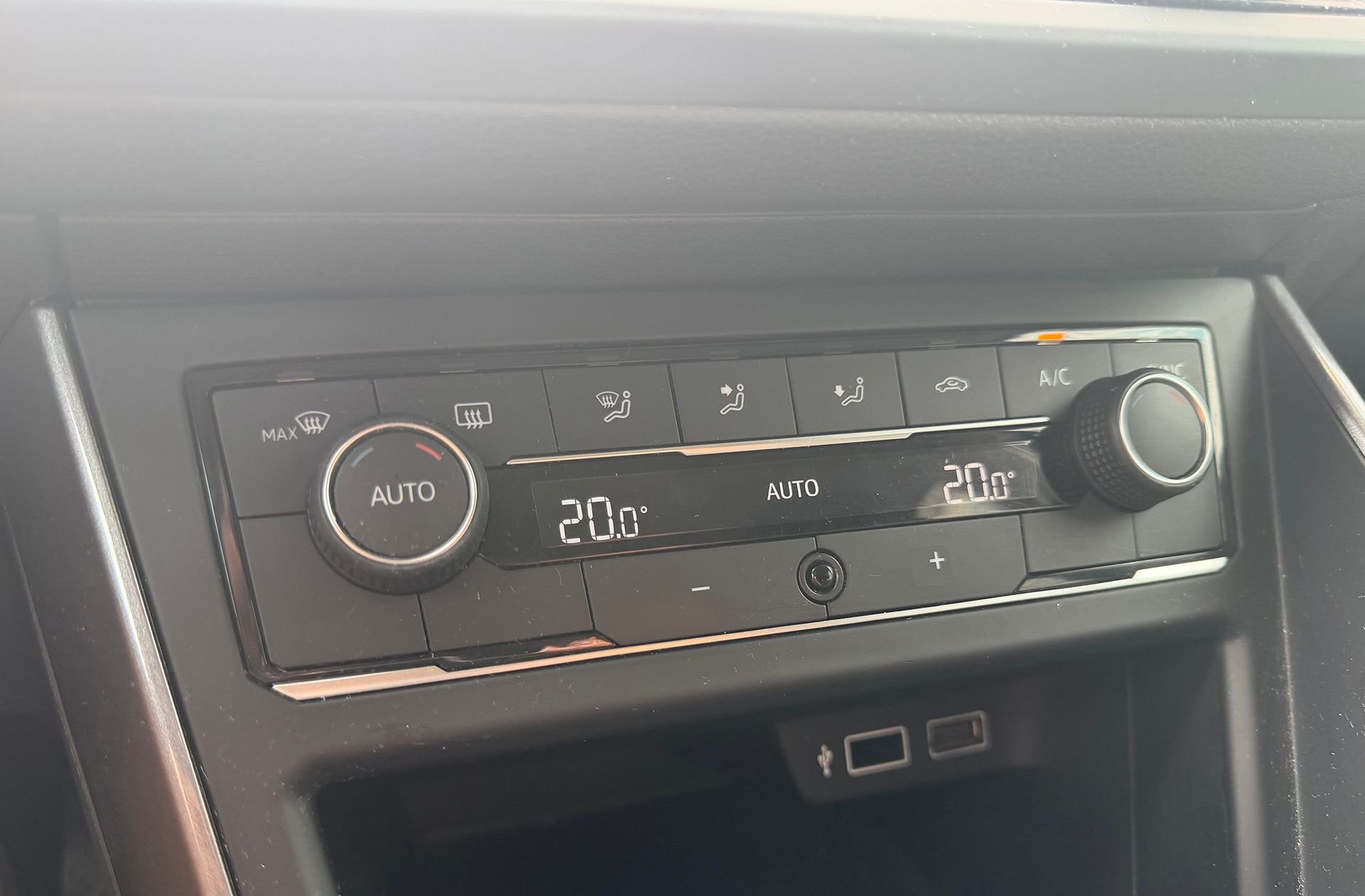 Volkswagen Polo Sport 1.0 TSI - foto 24