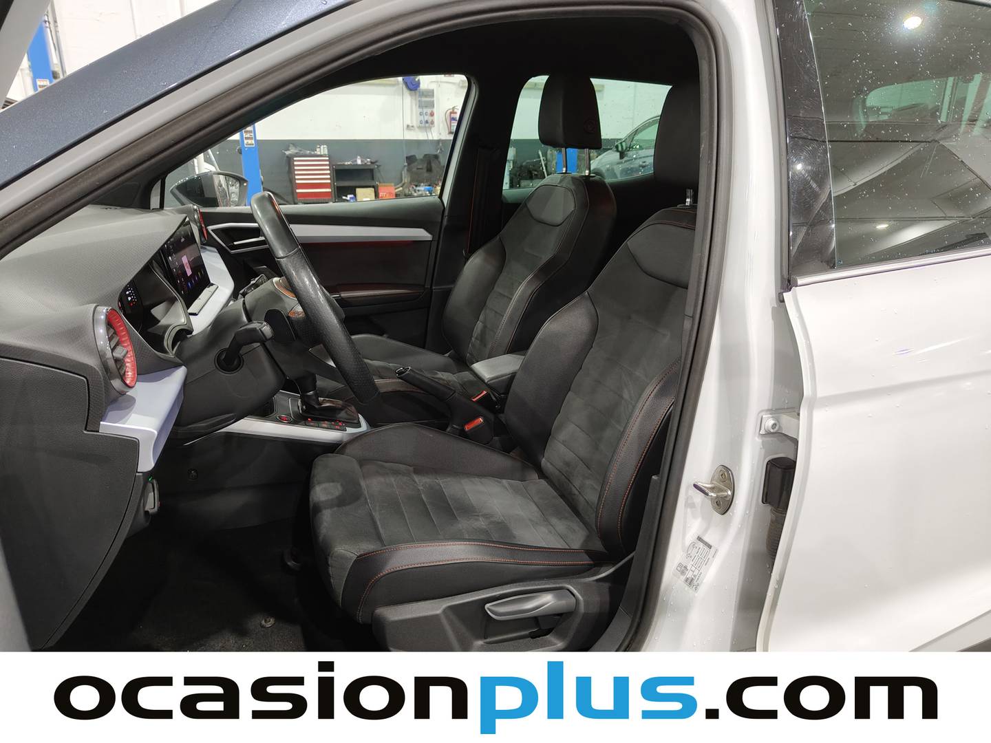 Foto asientos delanteros Seat Arona Seat Arona 1.5 TSI S&S FR XL DSG (150 CV)