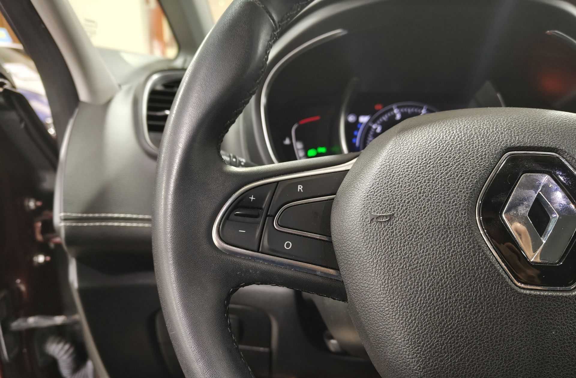 Renault Grand Scénic Zen TCe EDC GPF 7 plazas - foto 27