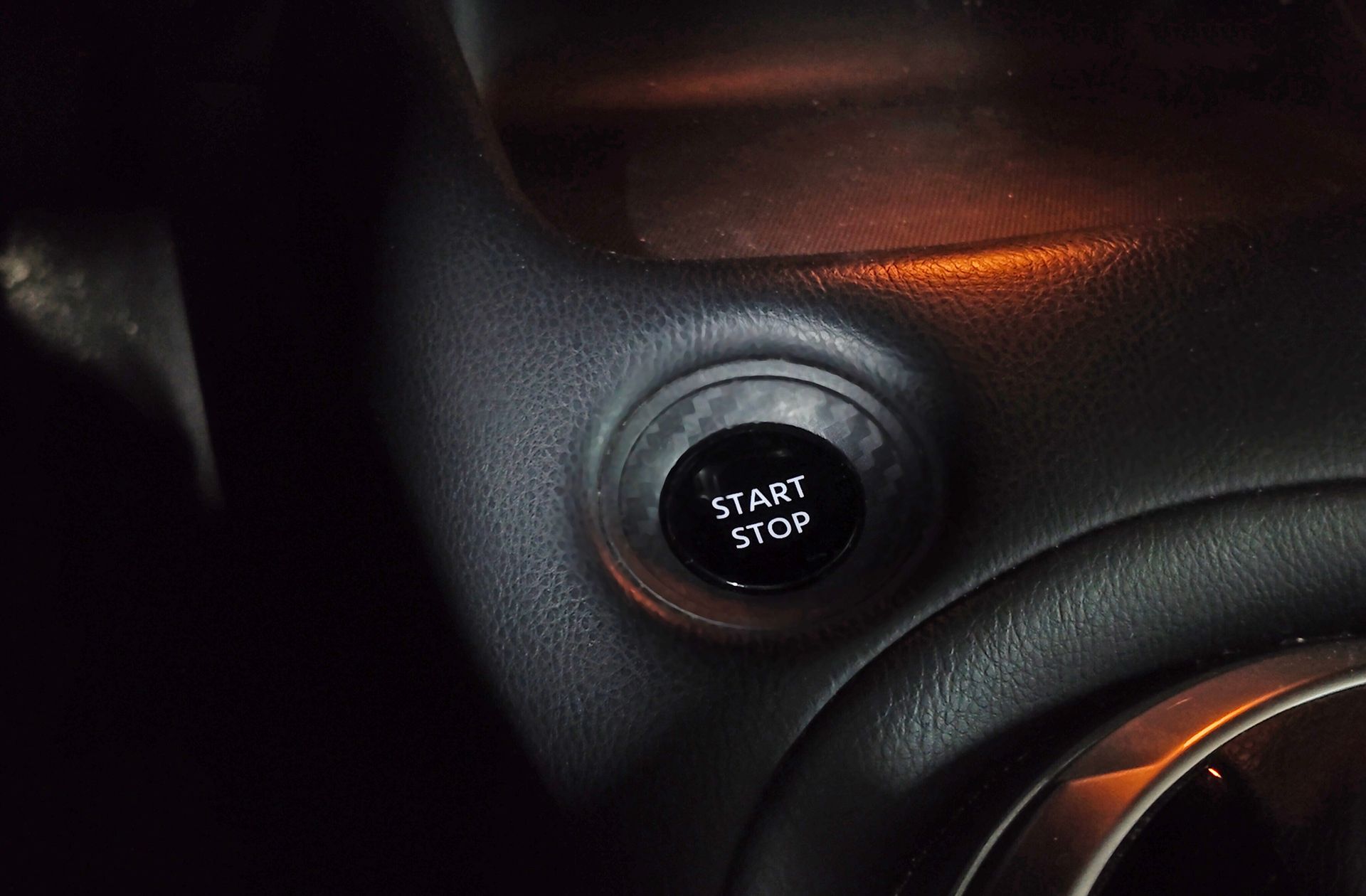 Nissan Juke 1.6 Hybrid N-Connecta - foto 29