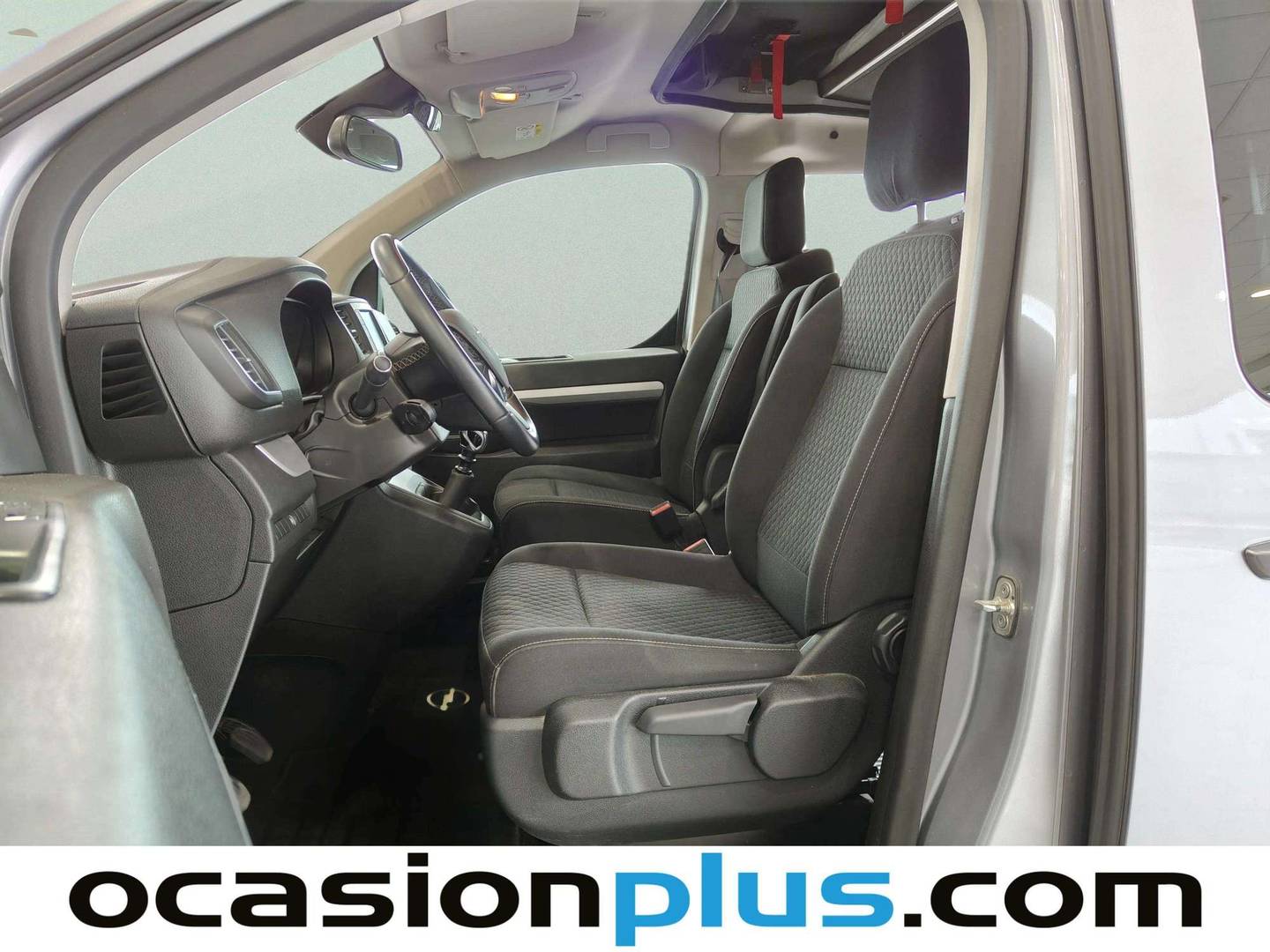 Foto asientos delanteros Opel Zafira Life Opel Zafira Life 1.5 Diesel M Edition (120 CV) Semi-camperizada 4 Plazas