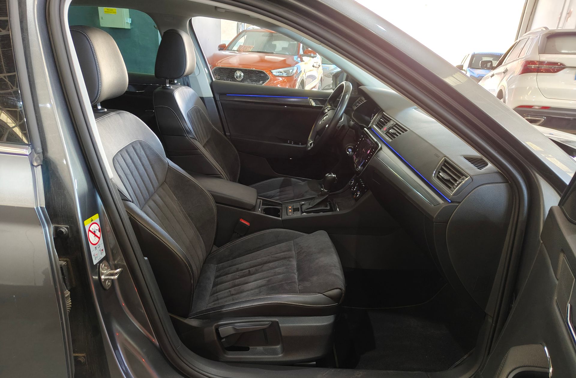 Škoda Superb 1.5 TSI Style DSG - foto 22
