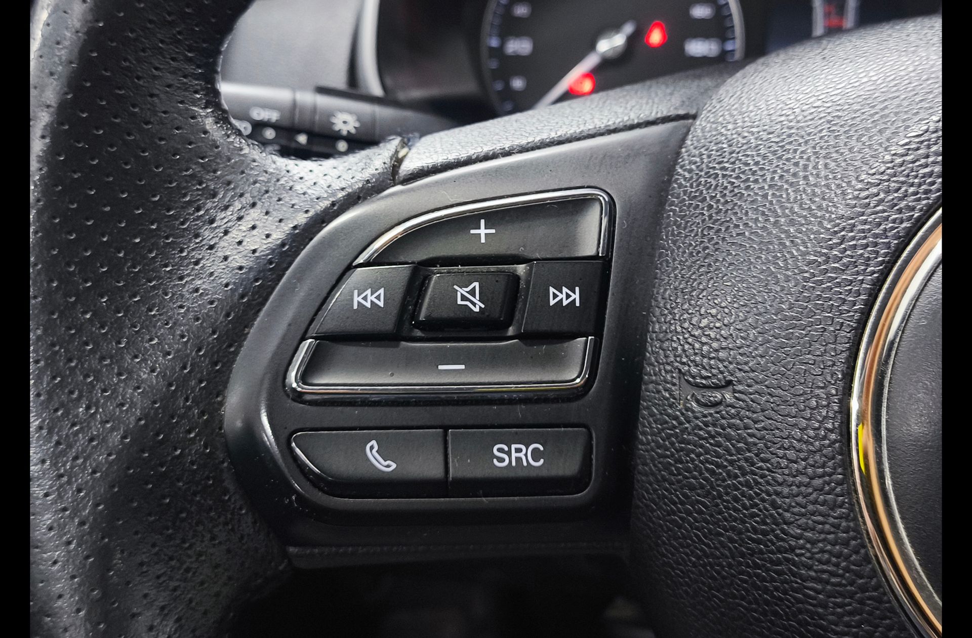 MG ZS 45kWh Comfort - foto 24