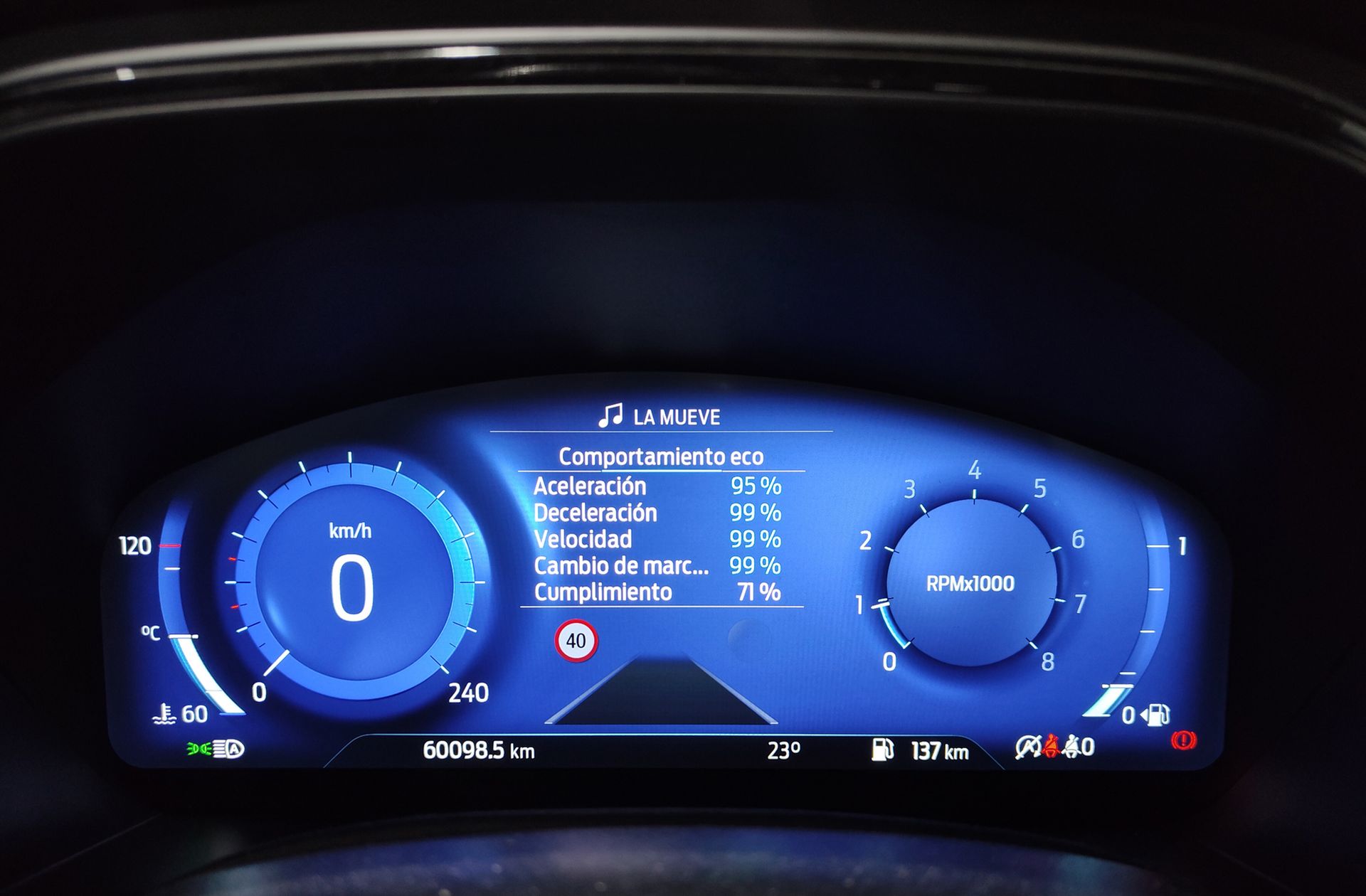 Ford Focus 1.0 EcoBoost MHEV ST-Line - foto 28