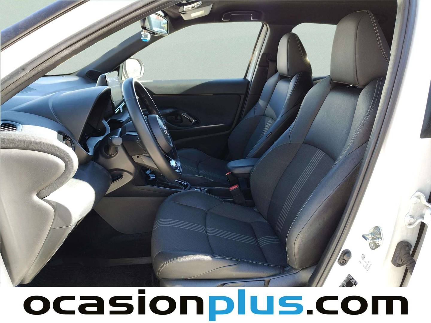 Foto asientos delanteros Toyota Yaris Cross Toyota Yaris Cross 120H Adventure (116 CV)