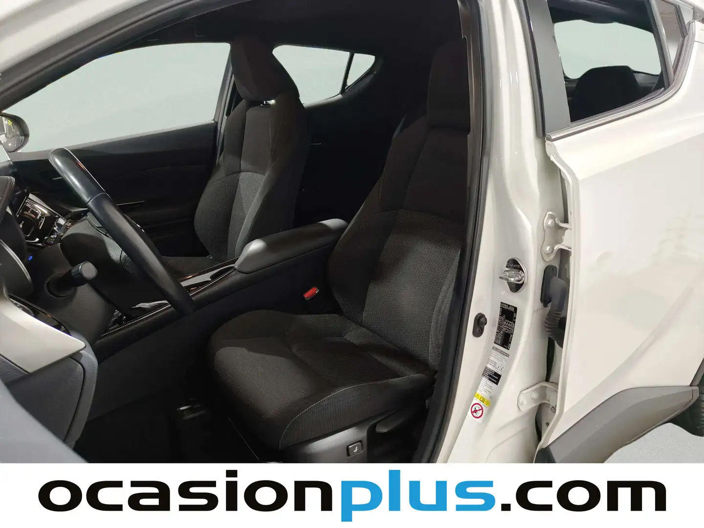 Foto Toyota C-HR Toyota C-HR 1.8 125H Advance (122 CV)