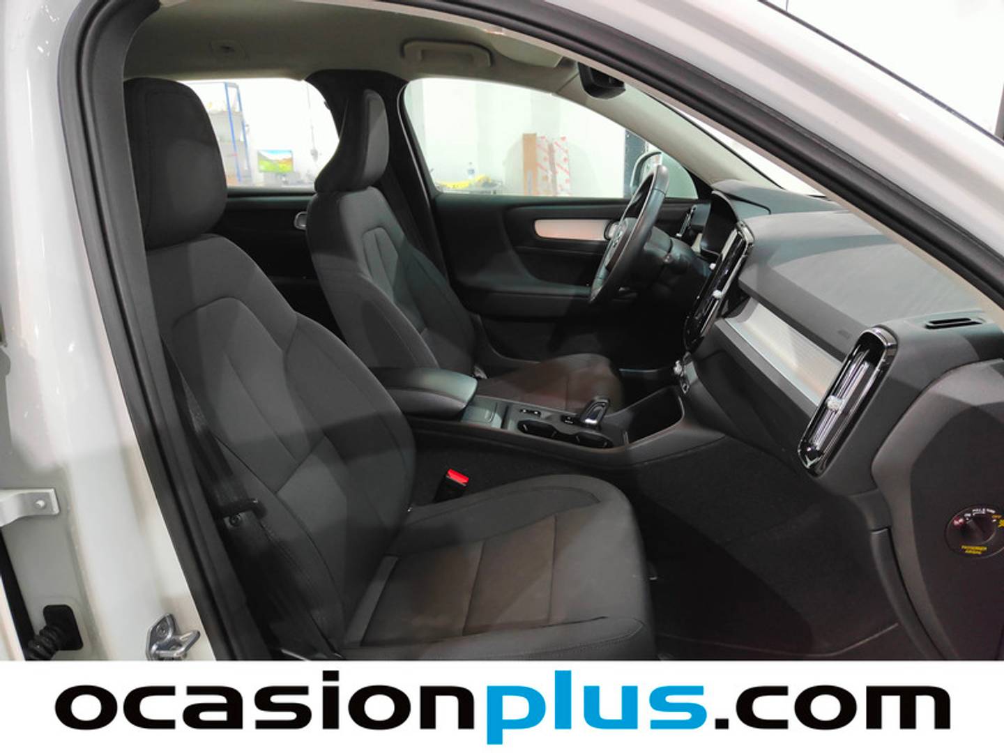 Foto Volvo XC40 Volvo XC40 T3 Momentum Auto (163 CV)