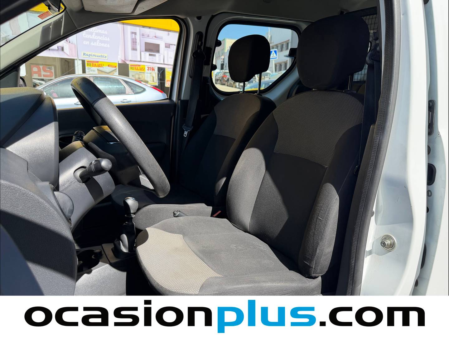 Foto asientos delanteros Dacia Dokker Dacia Dokker Essential Blue dCi (95 CV)