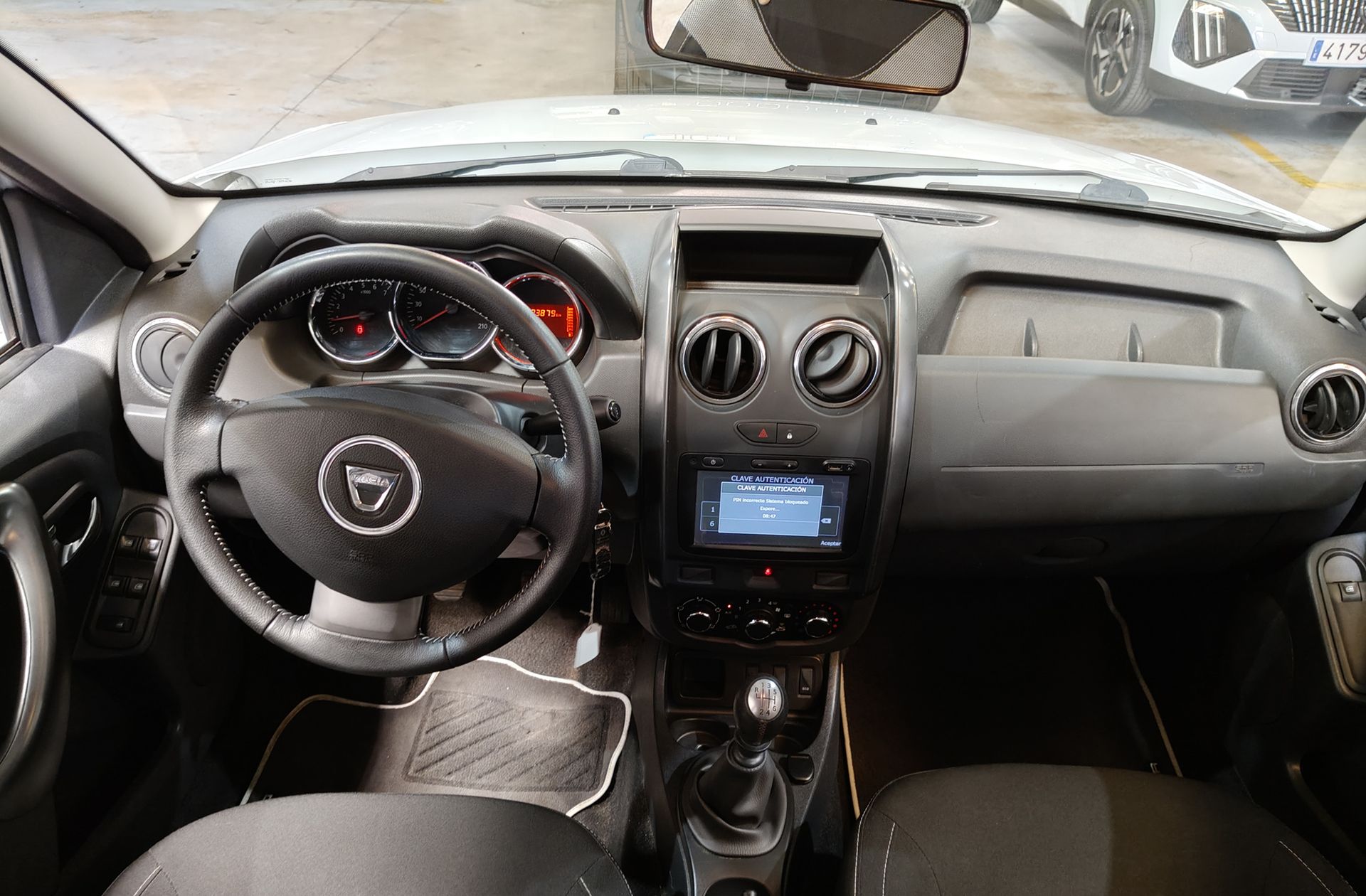 Dacia Duster Laureate dCi - foto 6