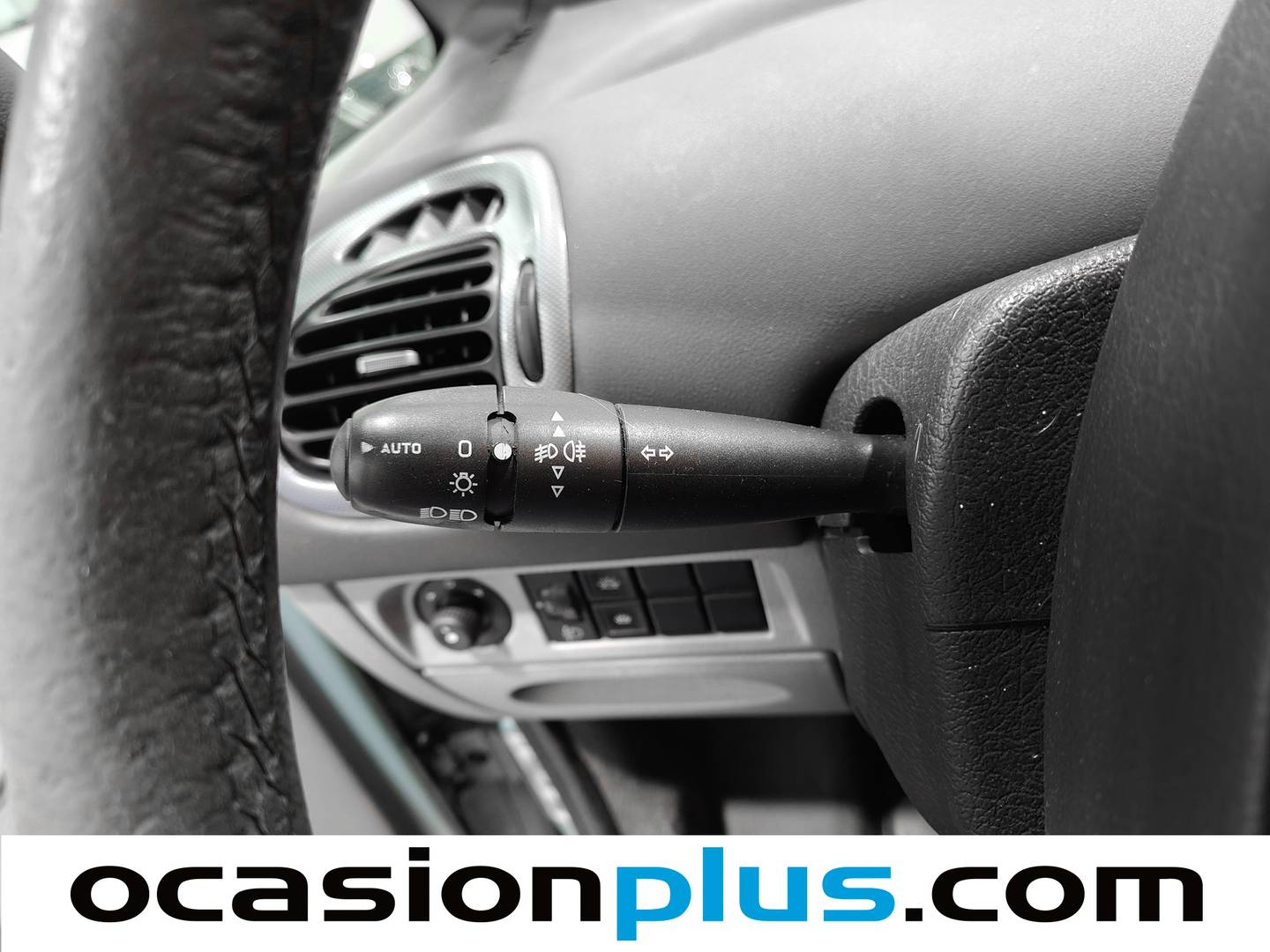 Equipamiento del Citroën Xsara Picasso Citroen Xsara Picasso 2.0 HDI SX Top (90 CV)