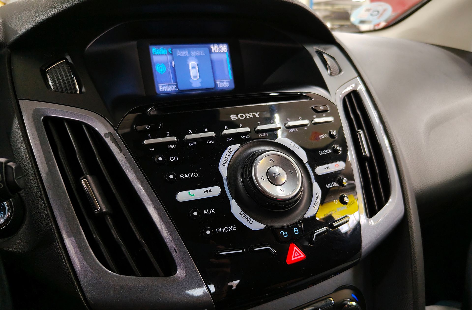 Ford Focus 1.0 EcoBoost Titanium - foto 31
