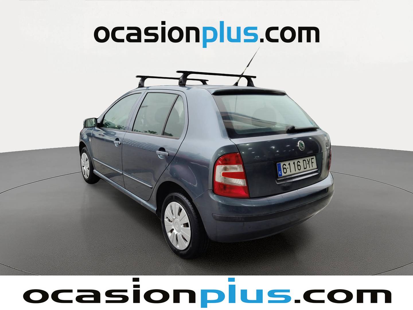 Foto trasera Skoda Fabia Skoda Fabia 1.2 Young (64 CV) izquierda