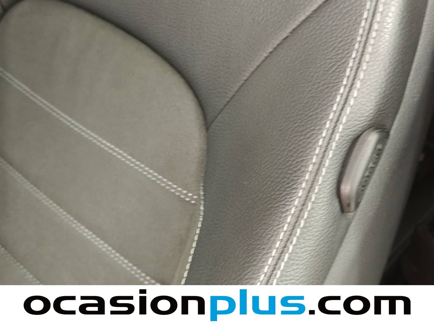 Equipamiento del Mercedes Clase C Mercedes-Benz Clase C C Coupe 300 (258 CV)