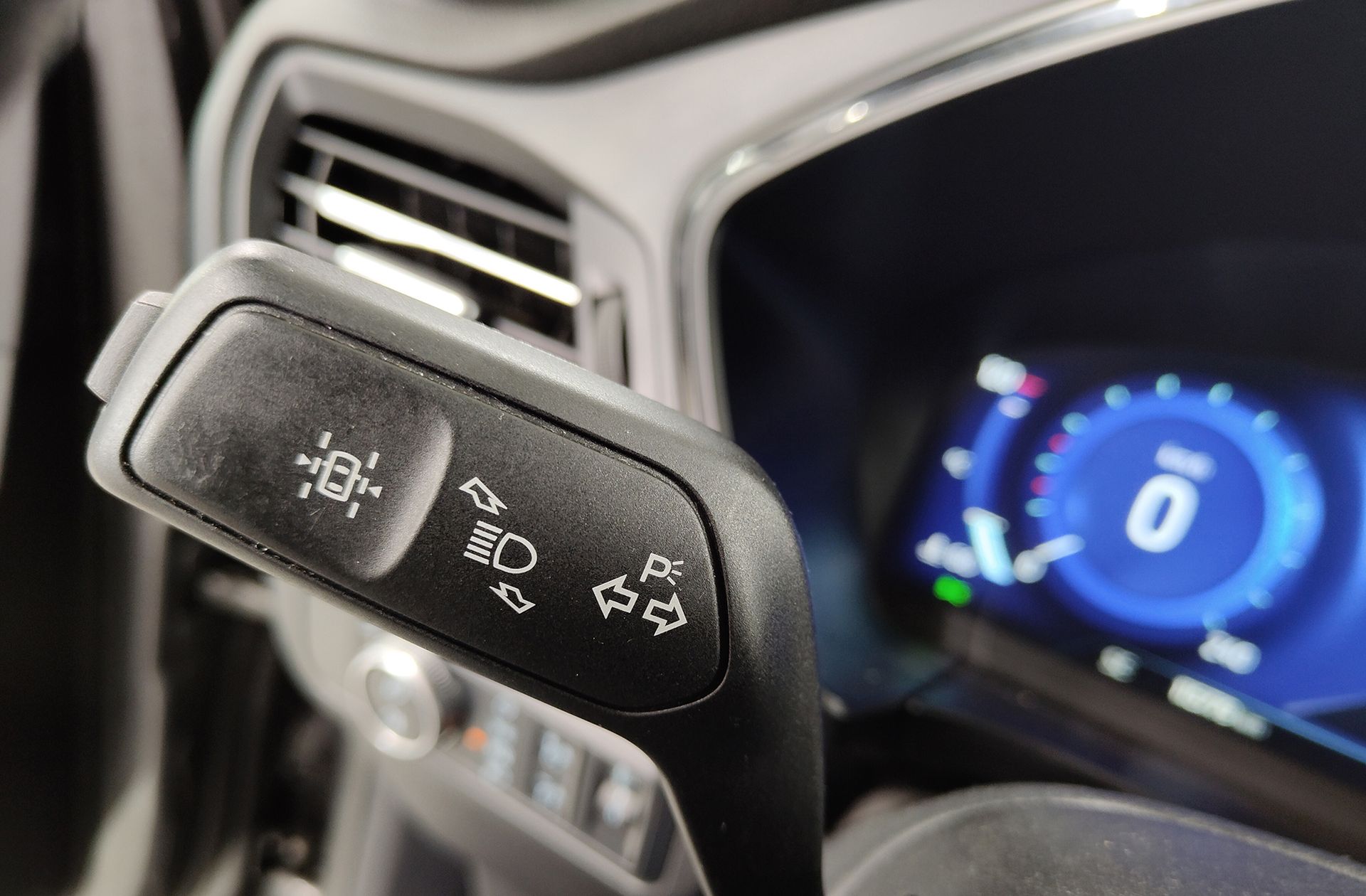 Ford Kuga 1.5 EcoBoost ST-Line 4x2 - foto 28