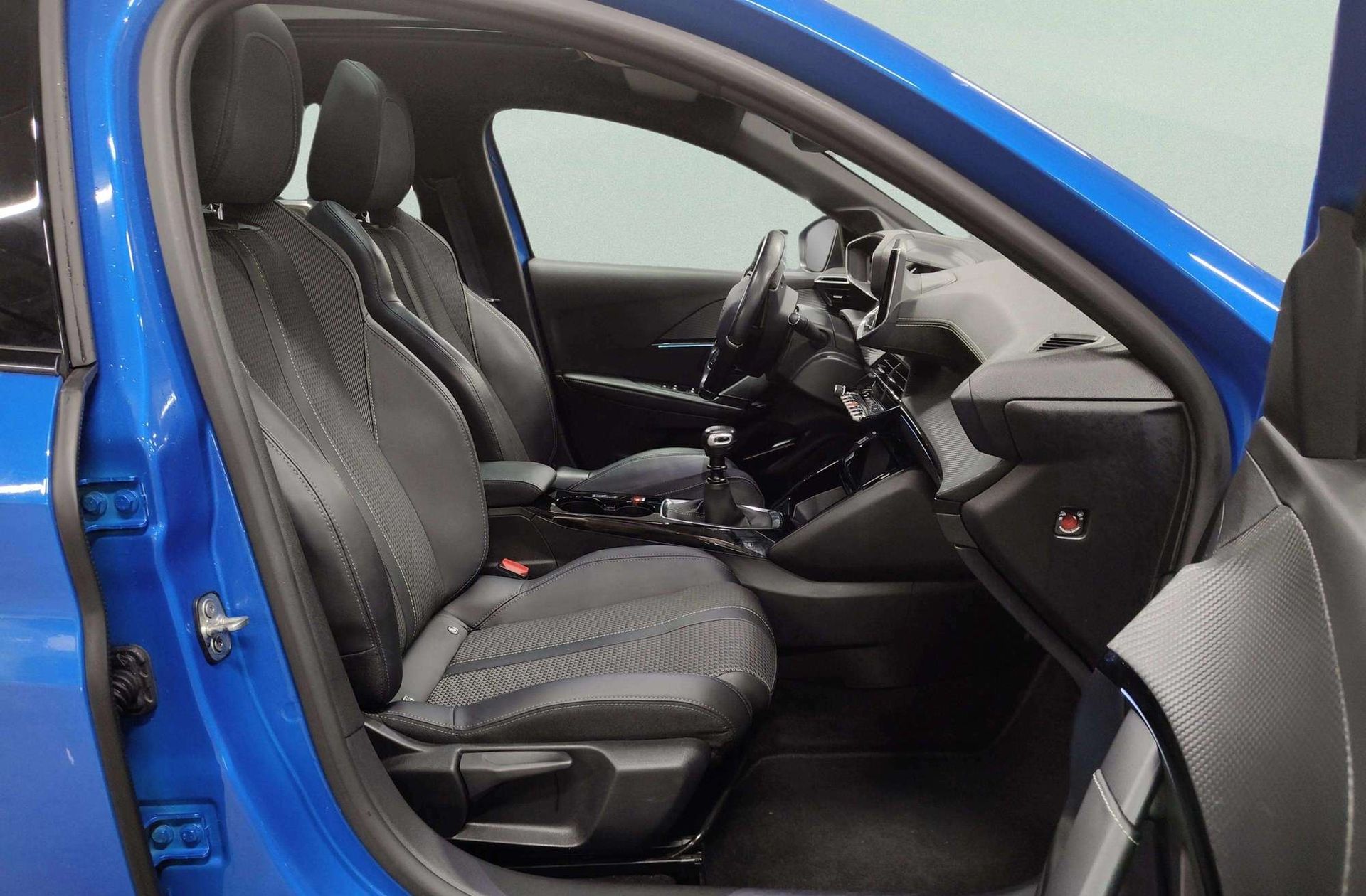 Peugeot 208 PureTech 100 GT Line - foto 25