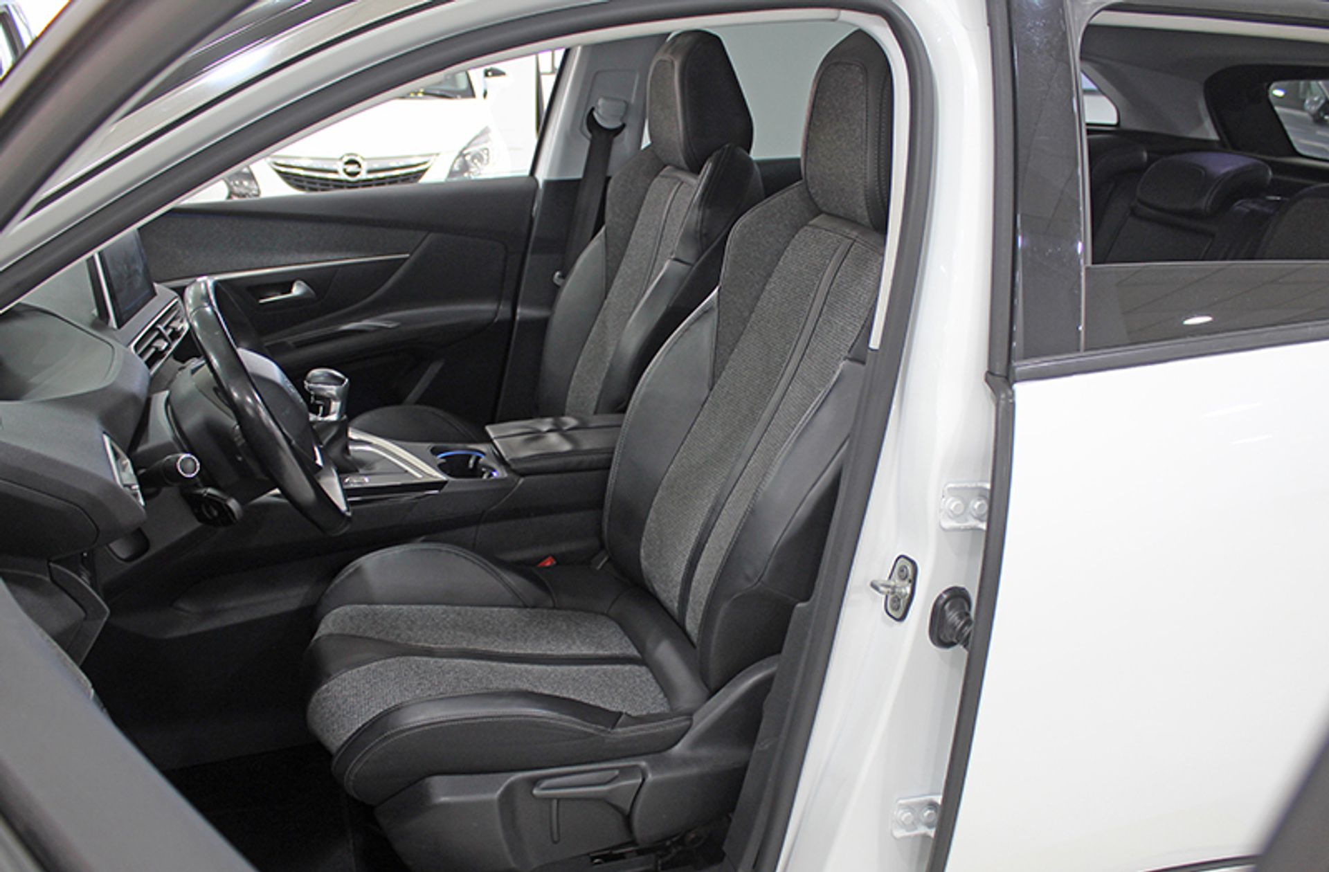 Peugeot 3008 BlueHDi 130 Allure - foto 11
