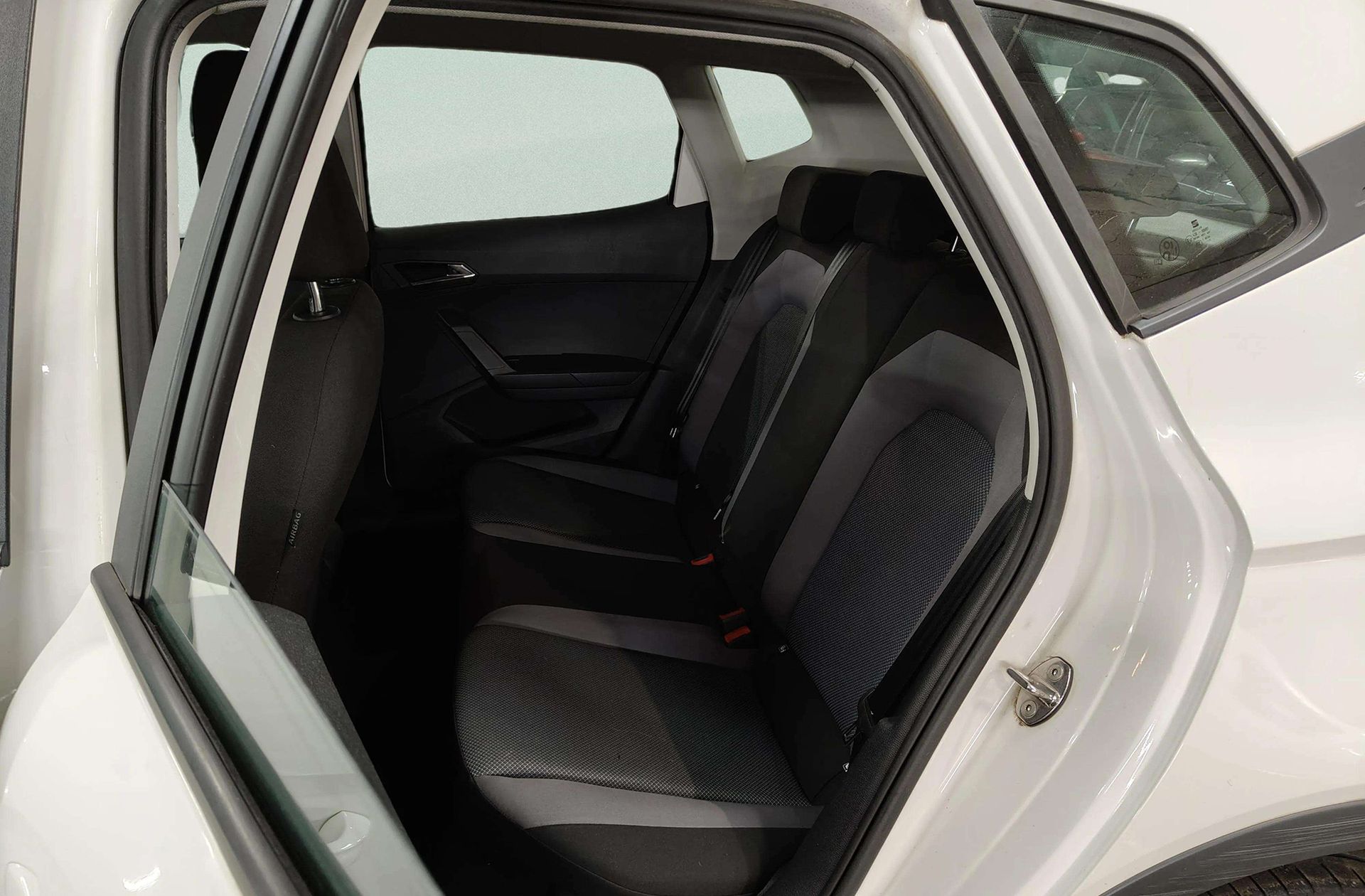 SEAT Arona 1.0 TSI Ecomotive Style - foto 11