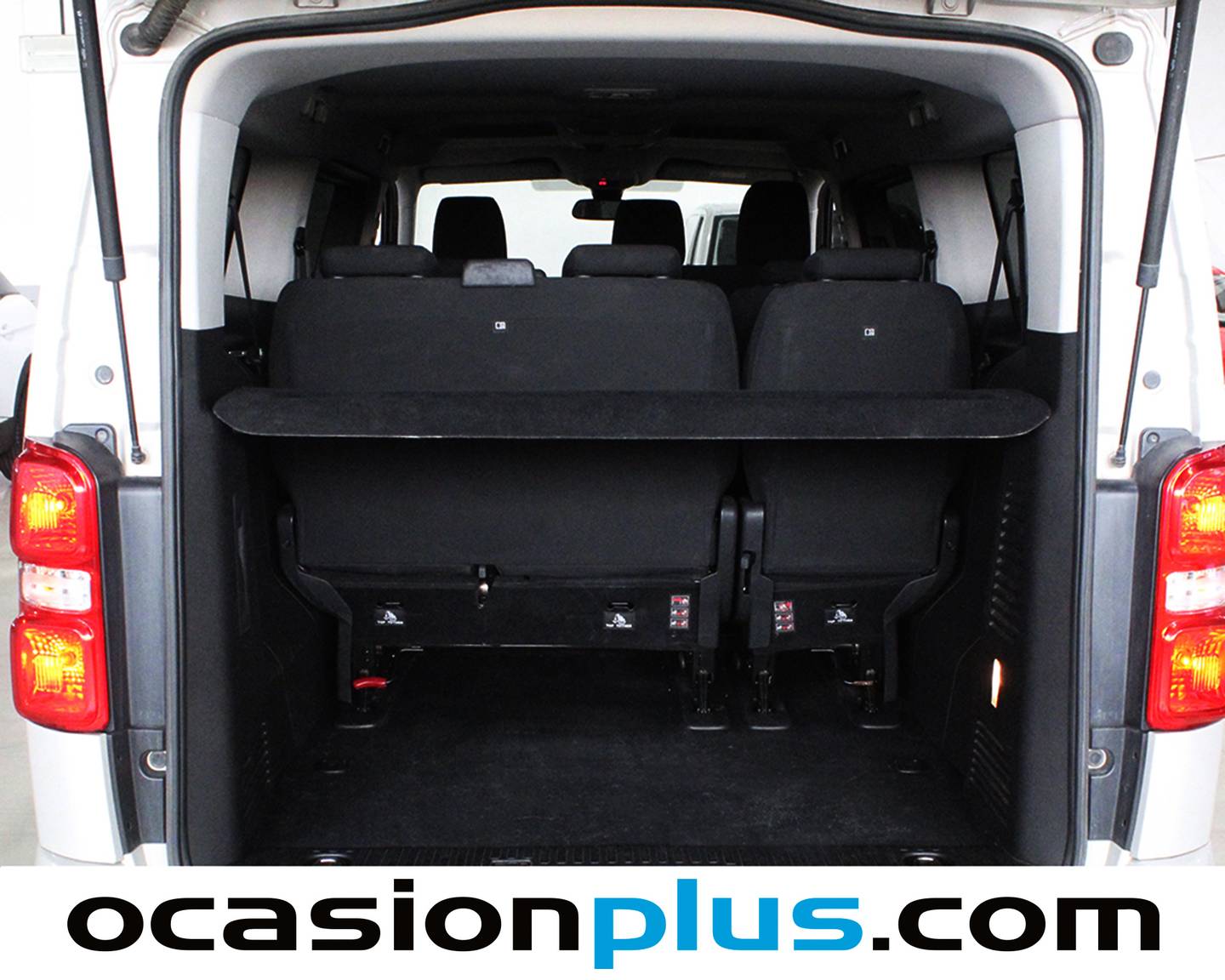 Foto asientos traseros Peugeot Traveller Peugeot Traveller BlueHDi 120 S&S Business Long (120 CV) 9 Plazas