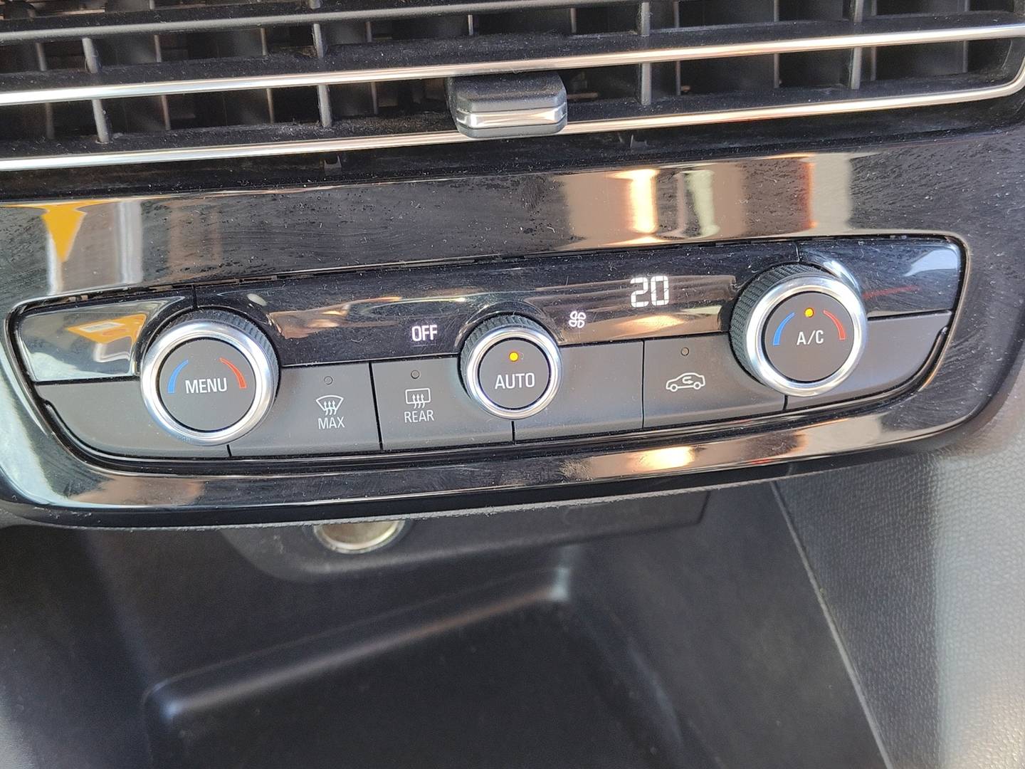 Foto Opel Mokka Opel Mokka 1.2 T GS Auto (130 CV)