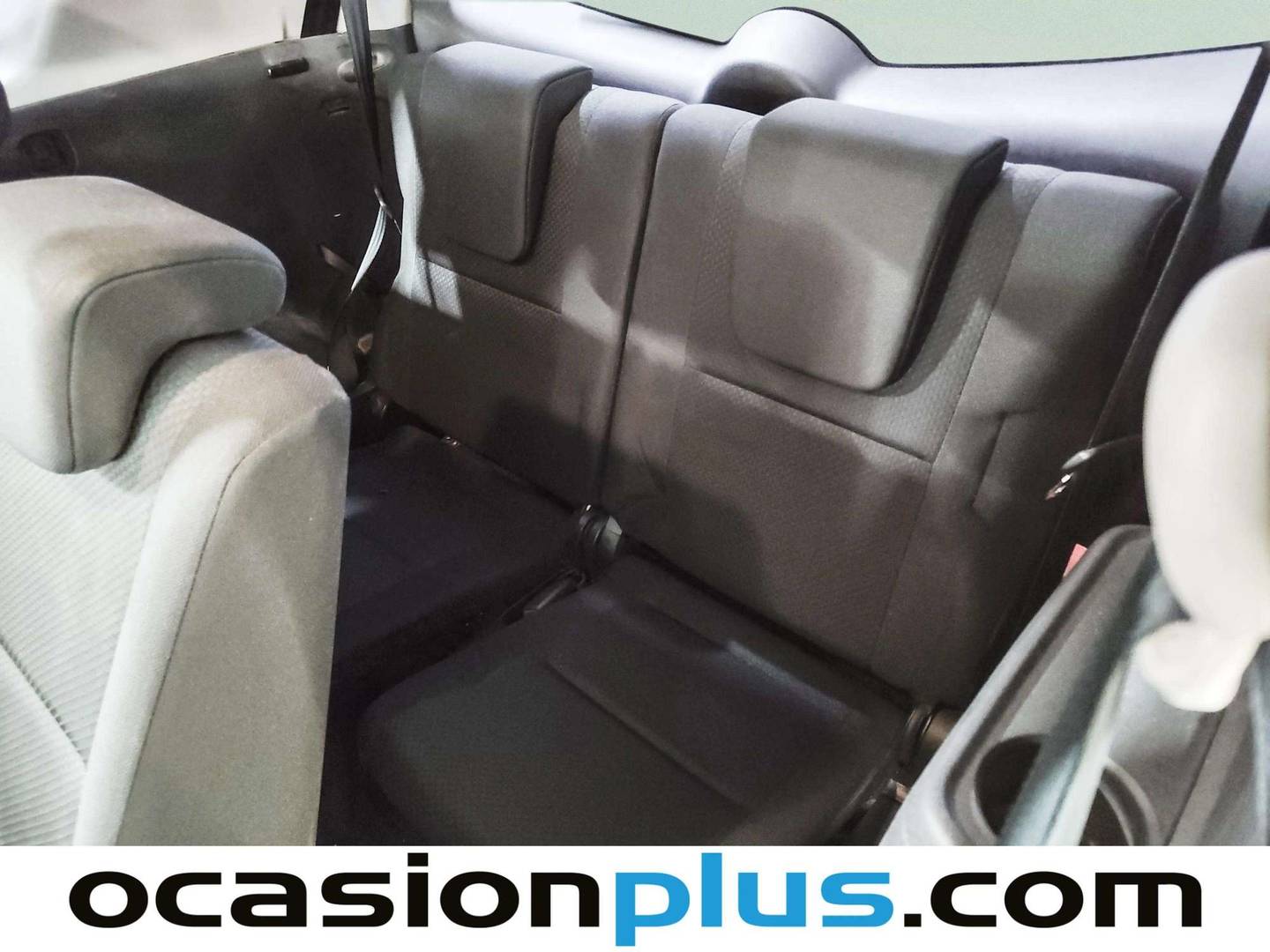 Extras y acabados del Toyota Corolla Verso Toyota Corolla Verso 2.2 D-4D Luna 7 Plazas (136 CV)